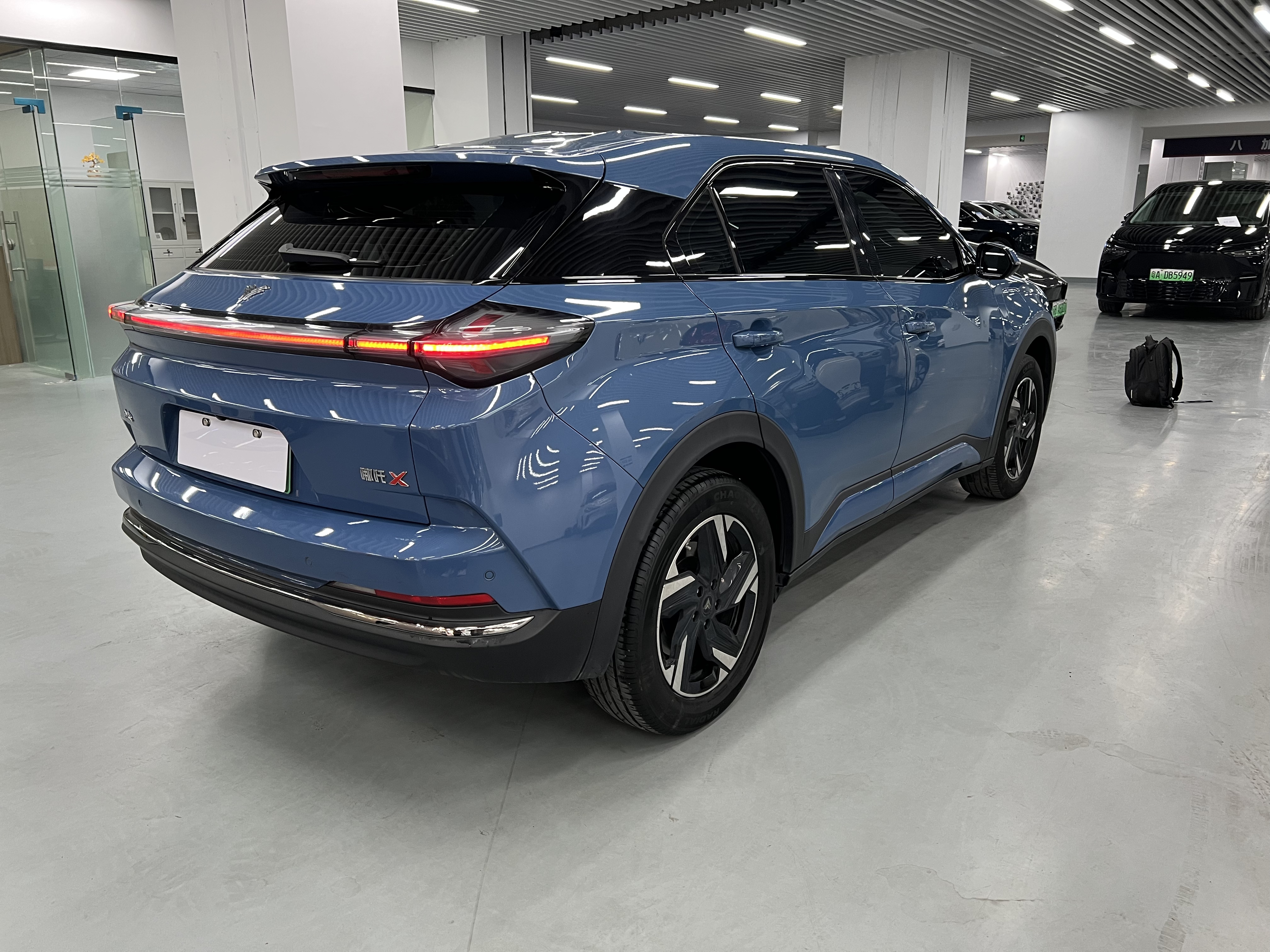 哪吒汽车 哪吒X 2023 汽车图片 #8