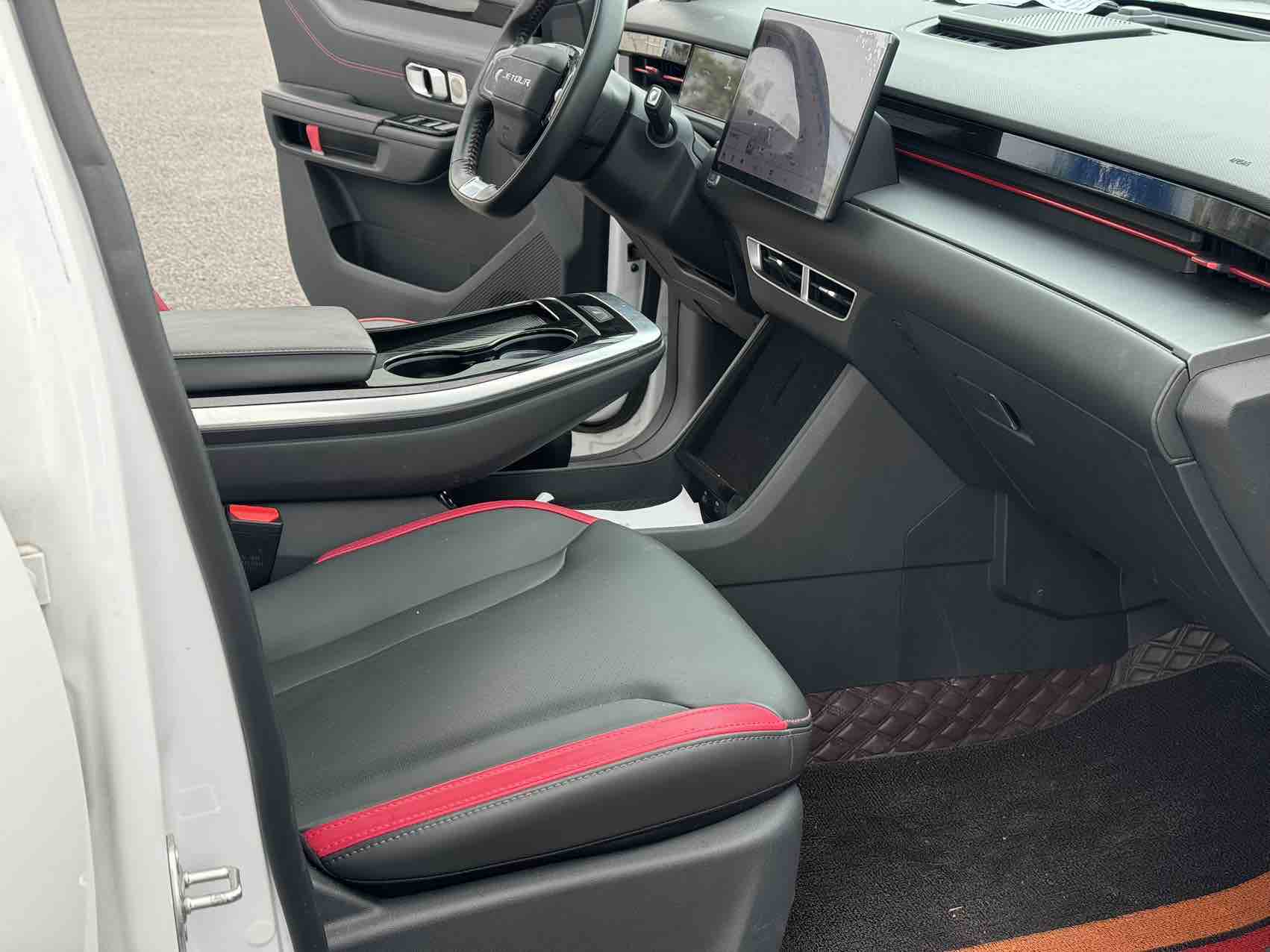 Dashing 2024 car image #8