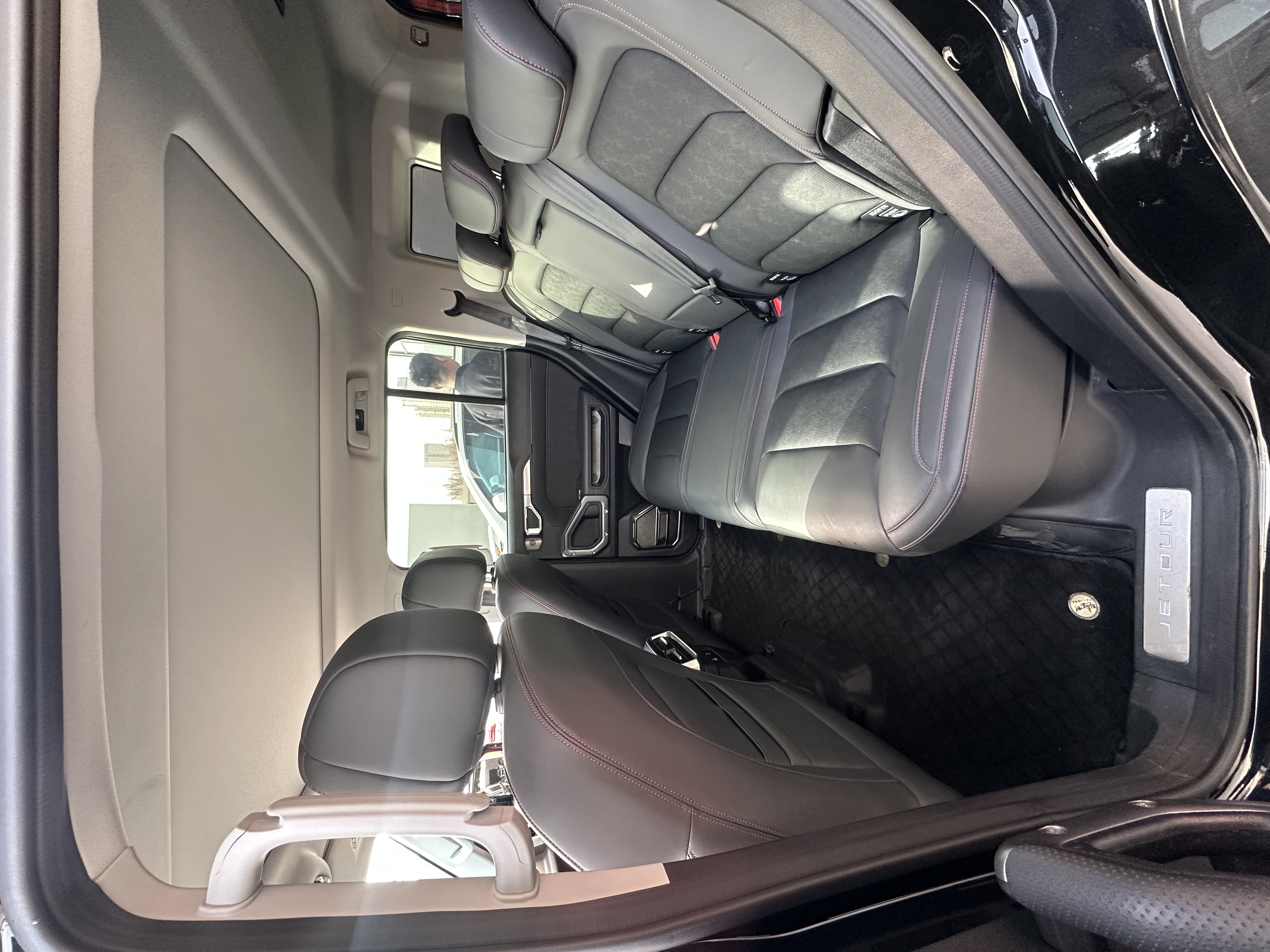 Jetour Traveller 2024 car image #8
