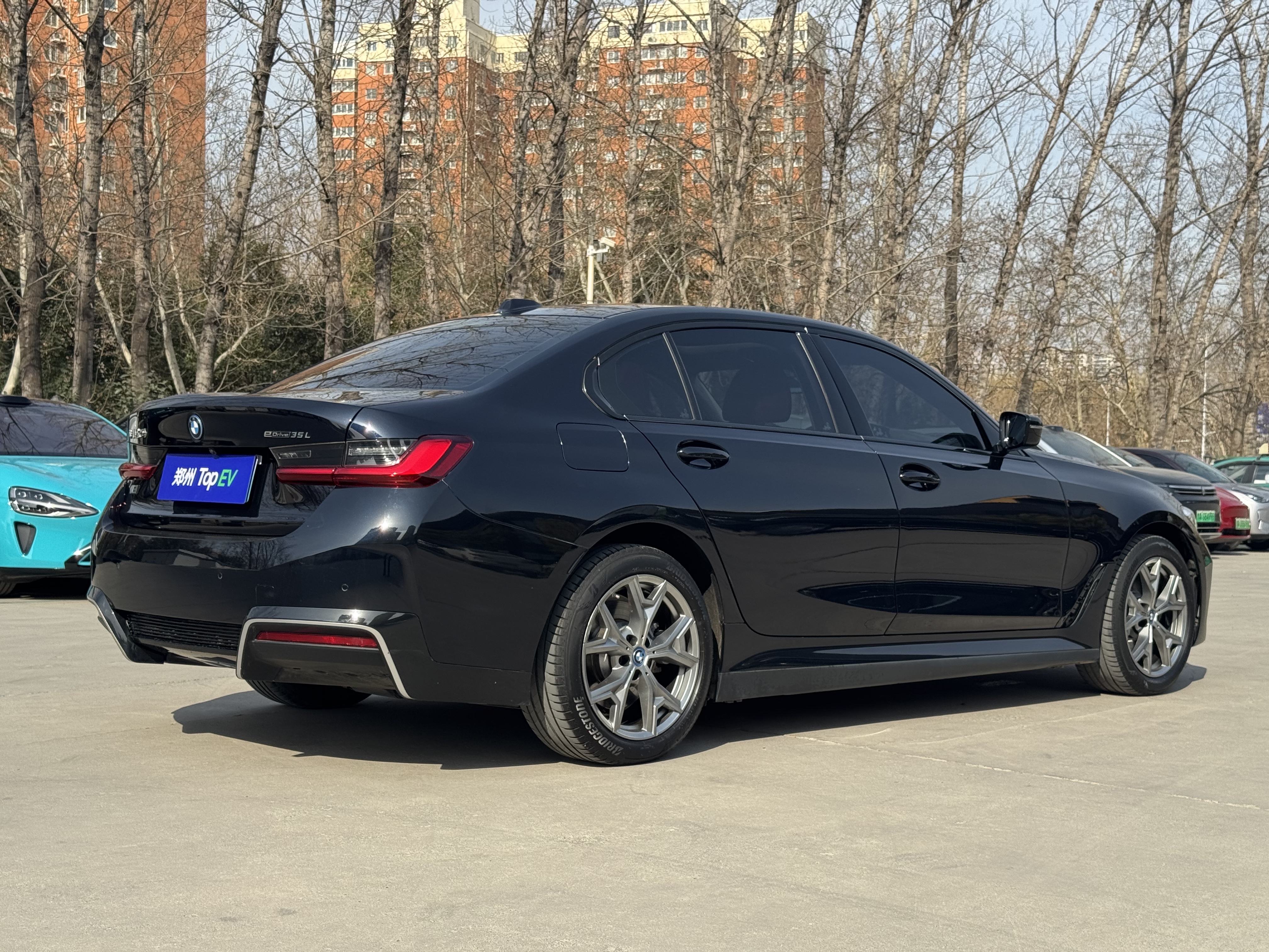 BMW i3 2023 car image #8