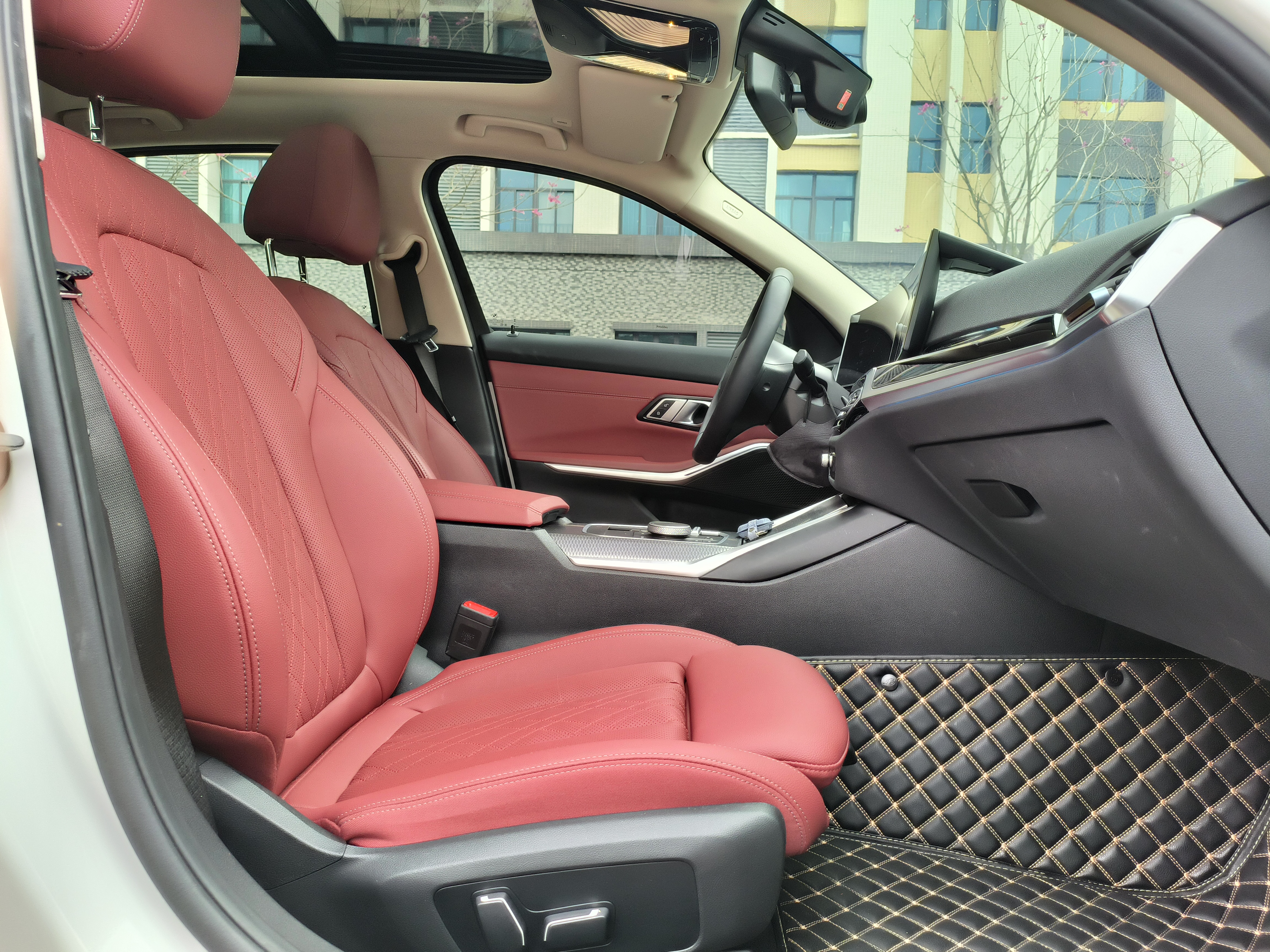 BMW i3 2024 car image #8