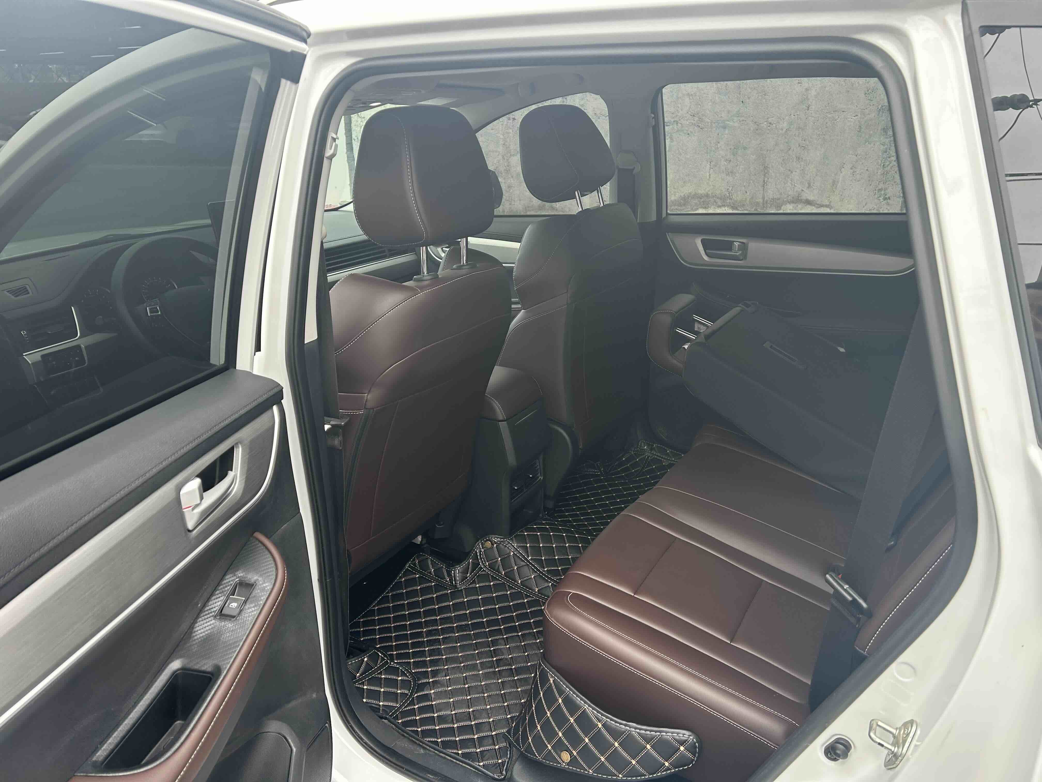 T5 2024 car image #8