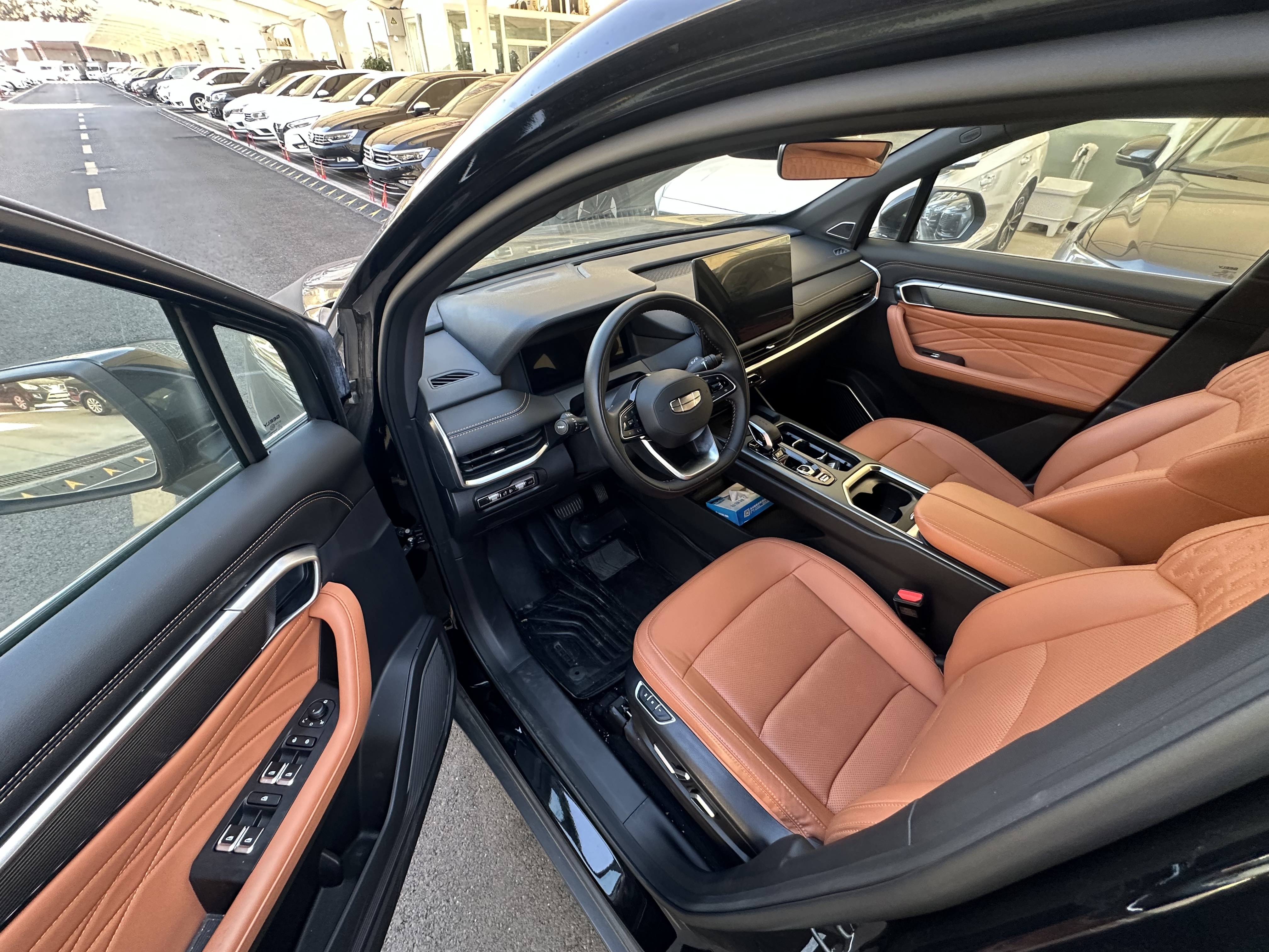 GEELY Okavango L 2023 car image #8