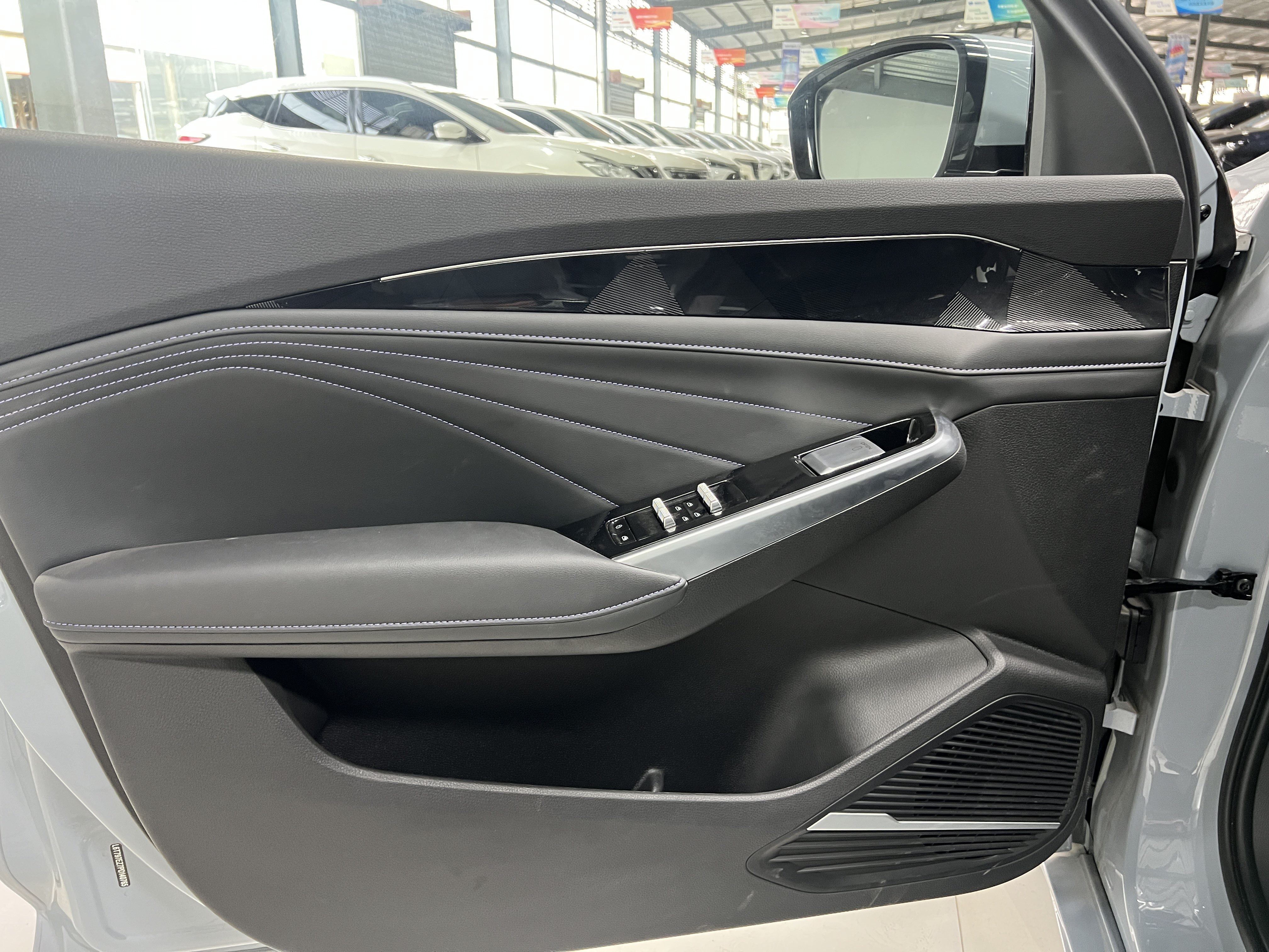 GEELY PrefaceL 2025 imagen de coche #8