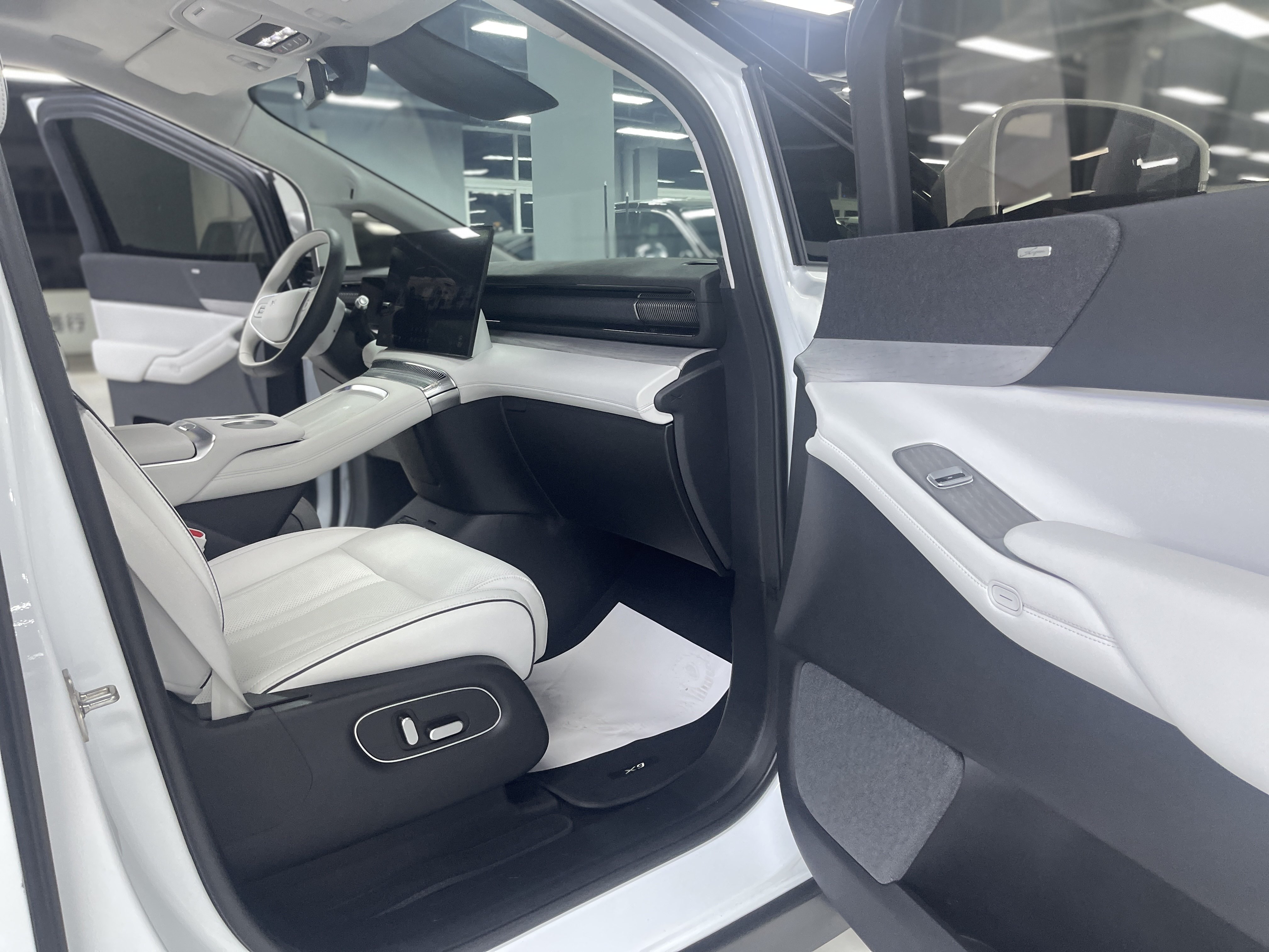 Xpeng X9 2024 #8 Xpeng X9 2024 immagine di auto #8