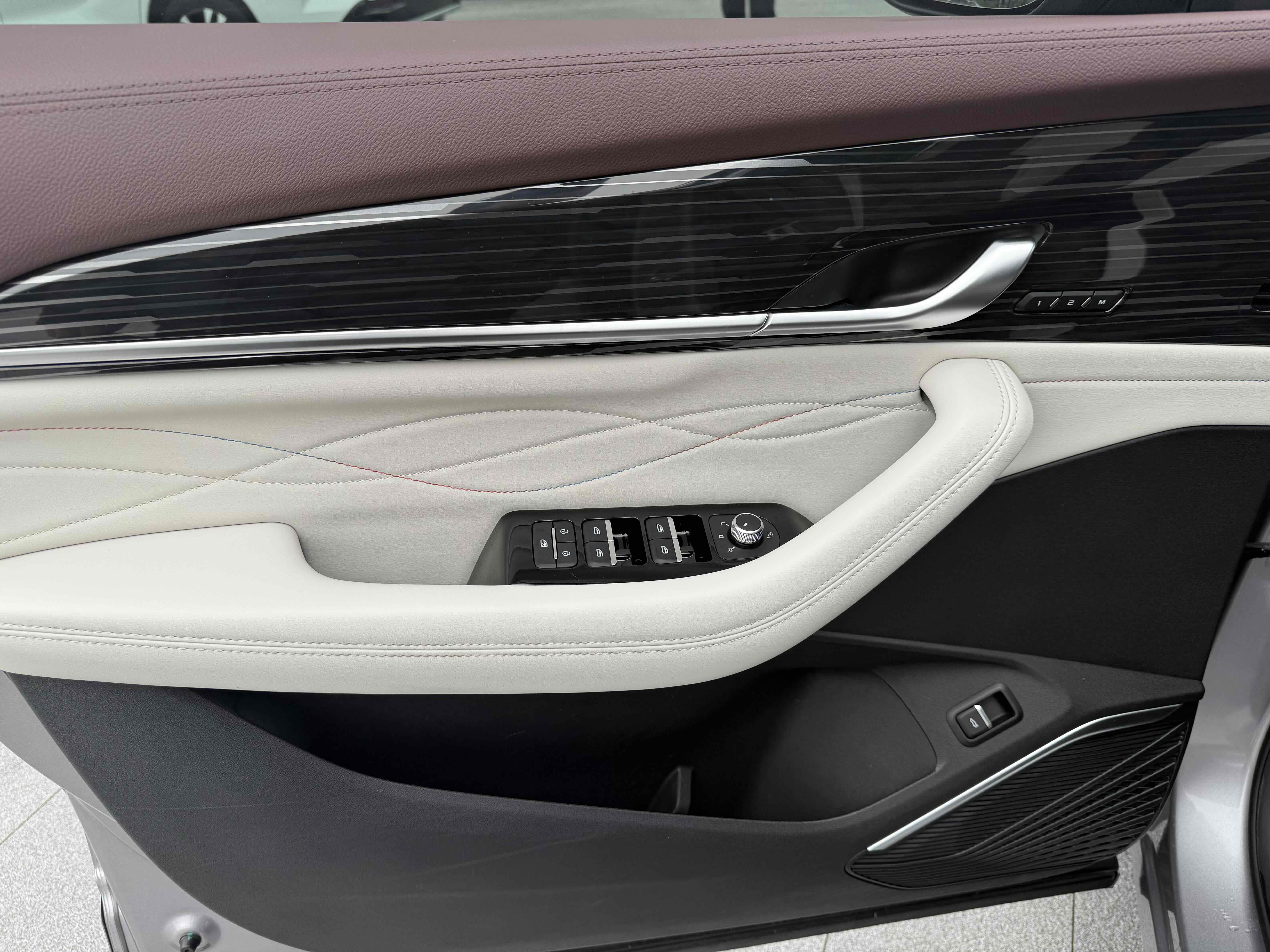 GEELY Tugella 2024 #8 GEELY Tugella 2024 car image #8