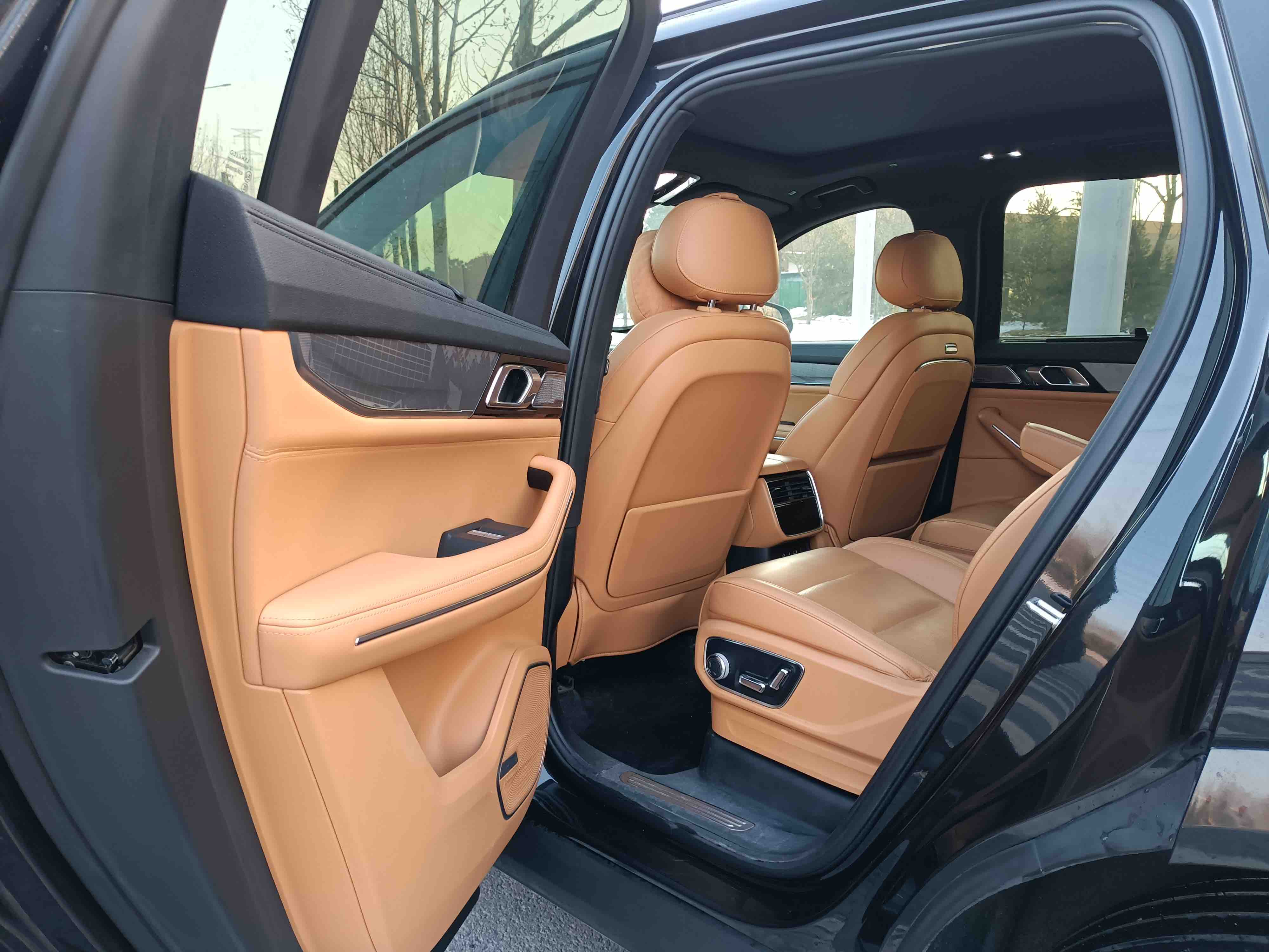 Lynk & Co 09 EM-P 2024 car image #8