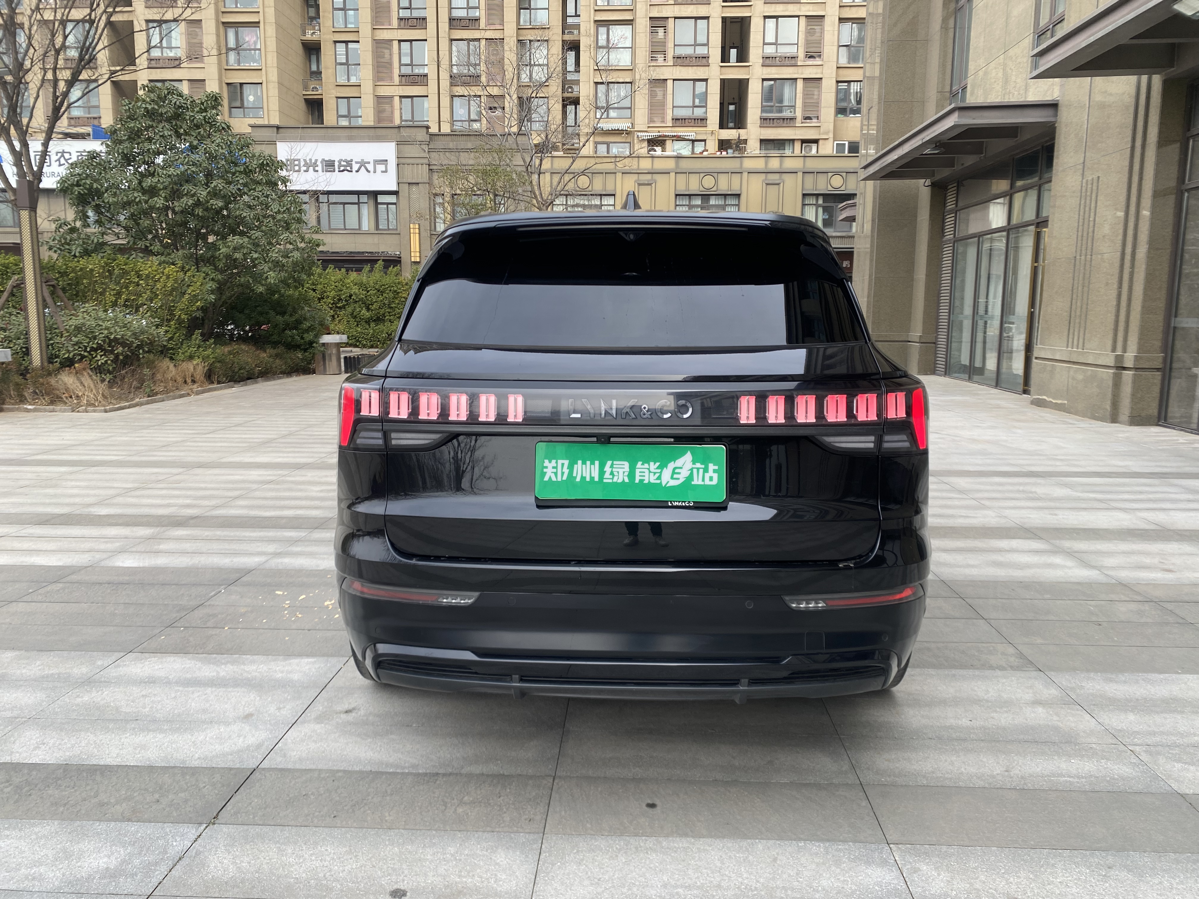 Lynk & Co 09 EM-P 2024 car image #8
