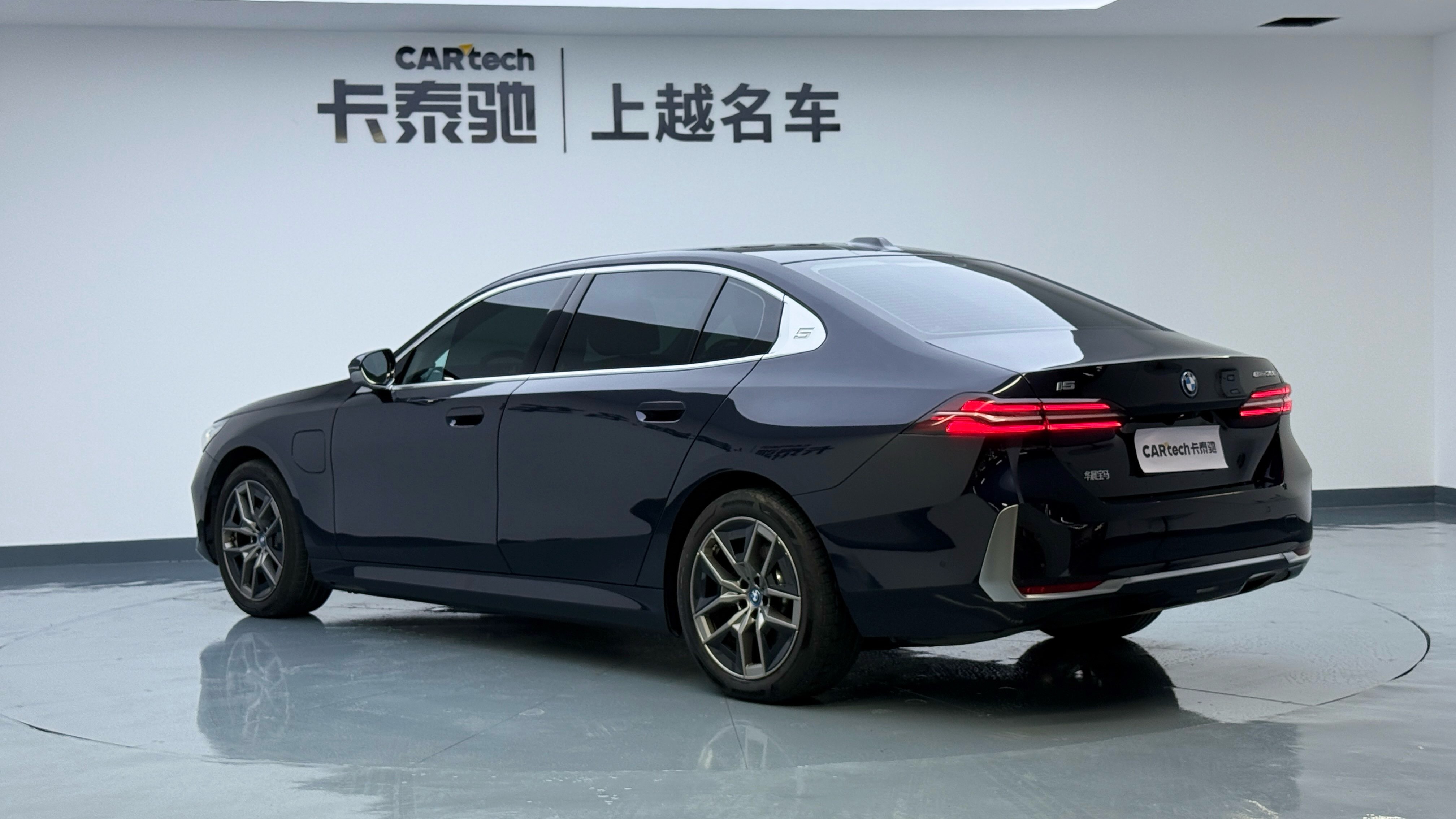 BMW i5 2024 car image #8