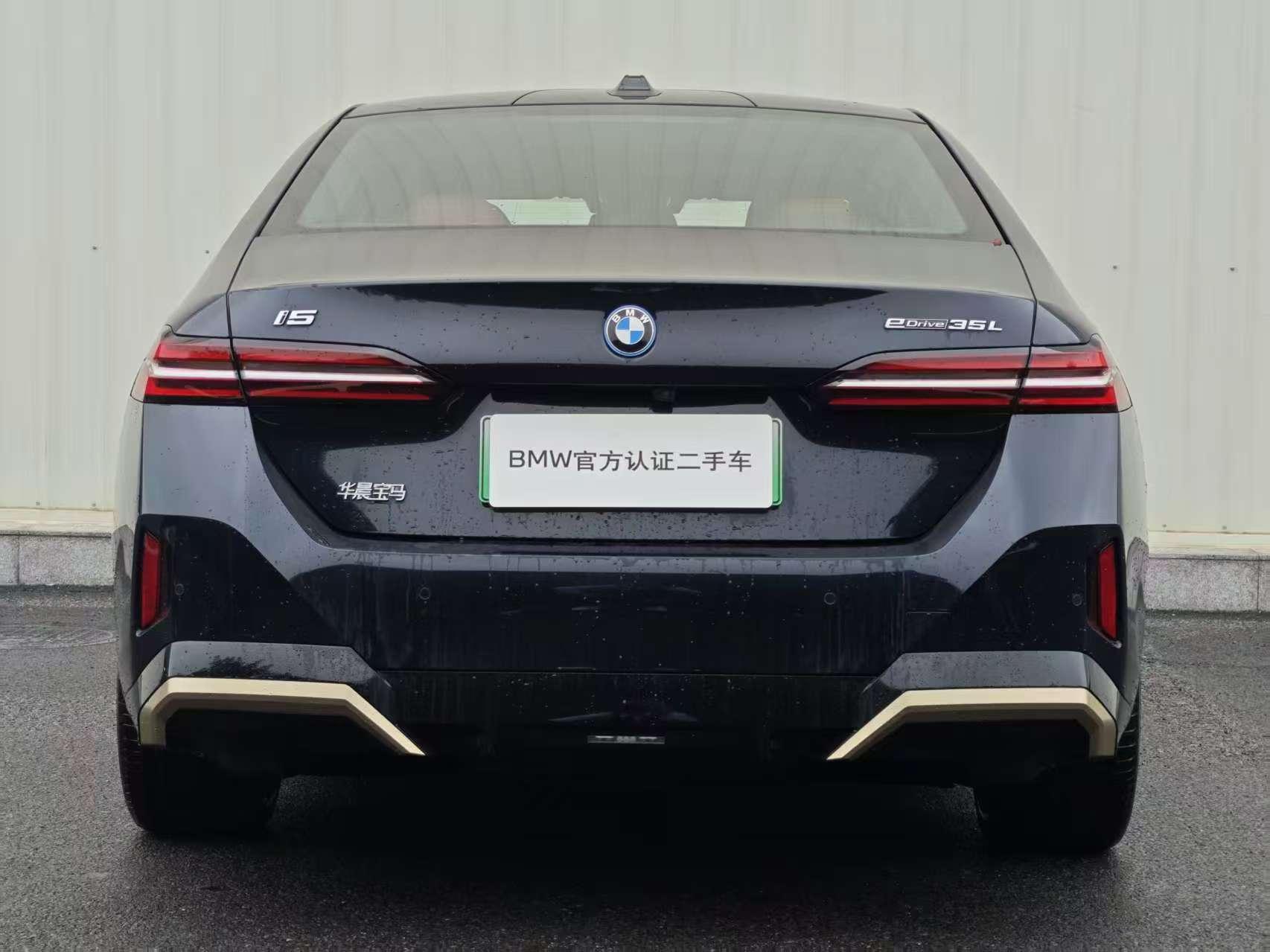 BMW i5 M60 2024 car image #8