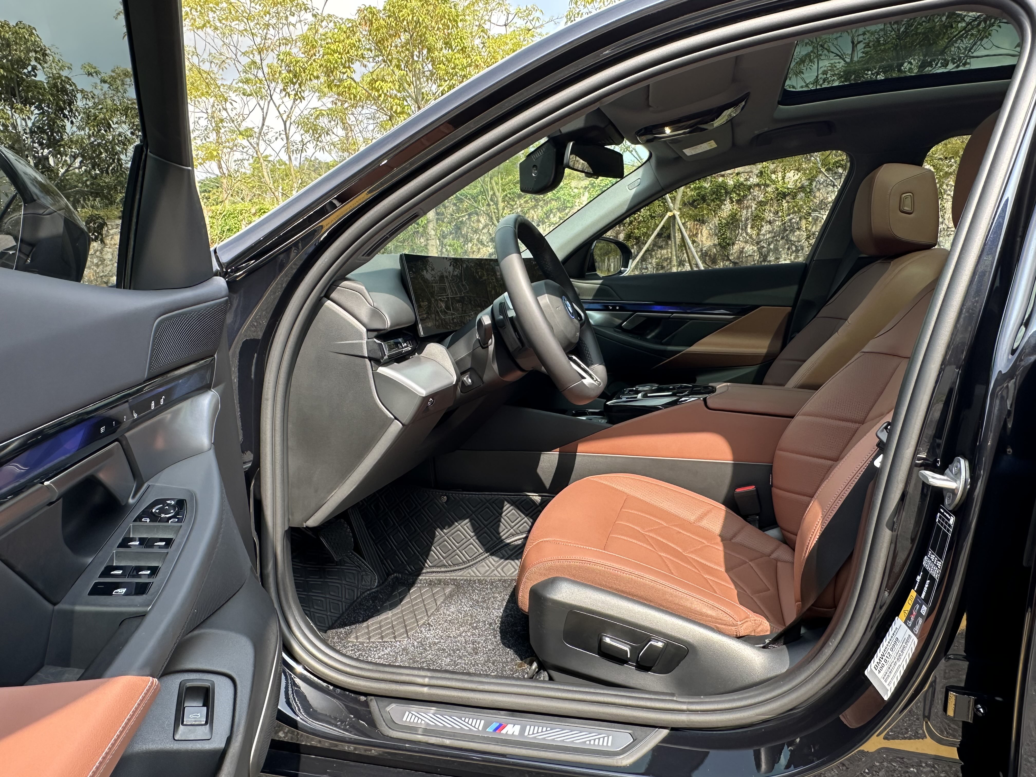 BMW i5 M60 2024 #8 BMW i5 M60 2024 car image #8