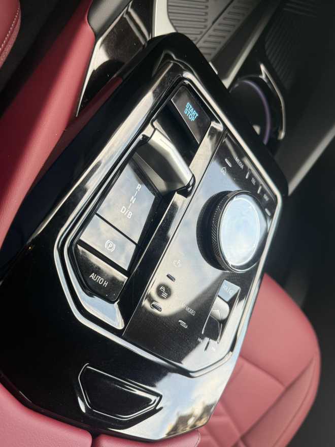 BMW i5 2025 car image #8