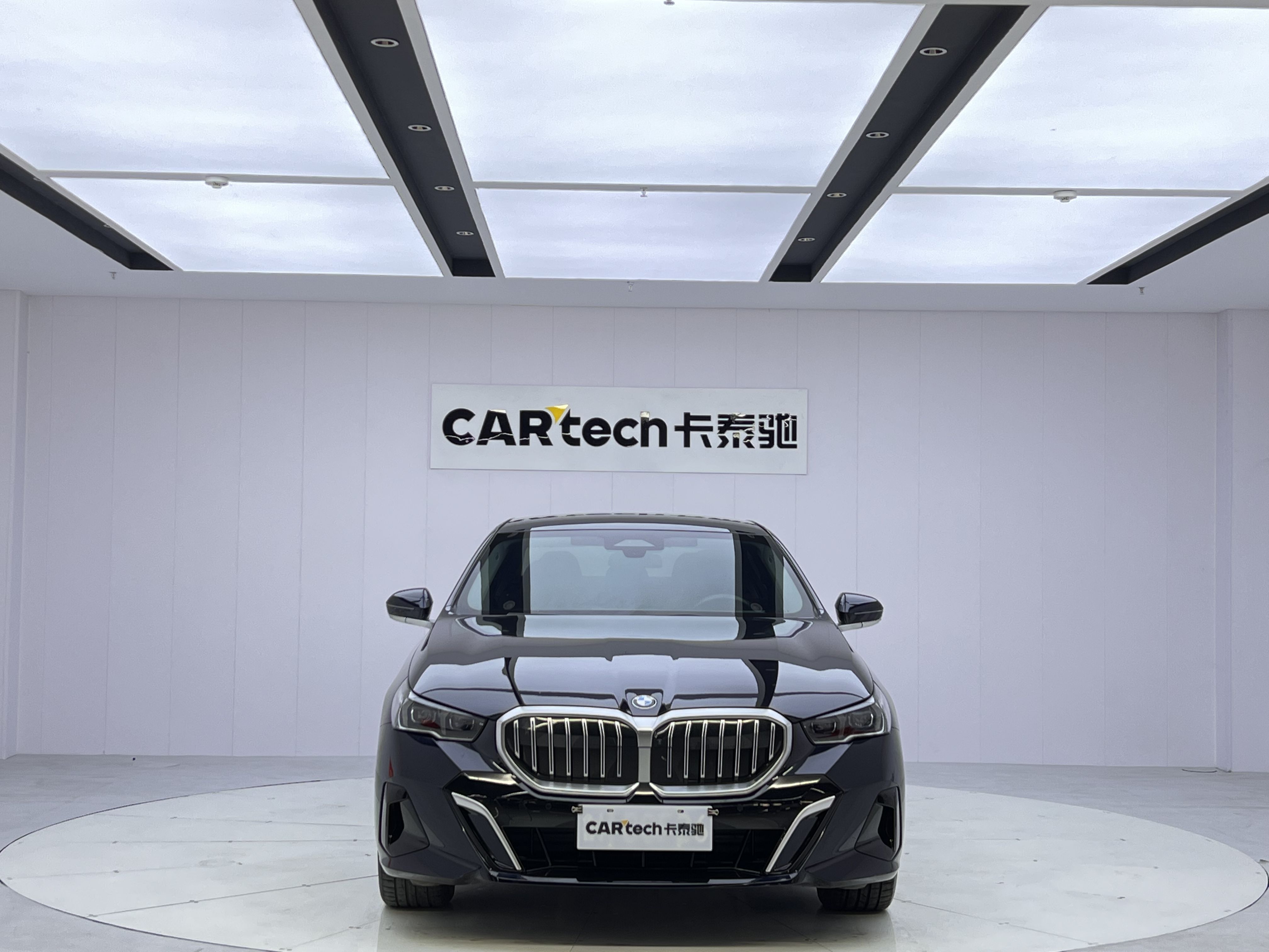 BMW 5 Series 2024 car image #8