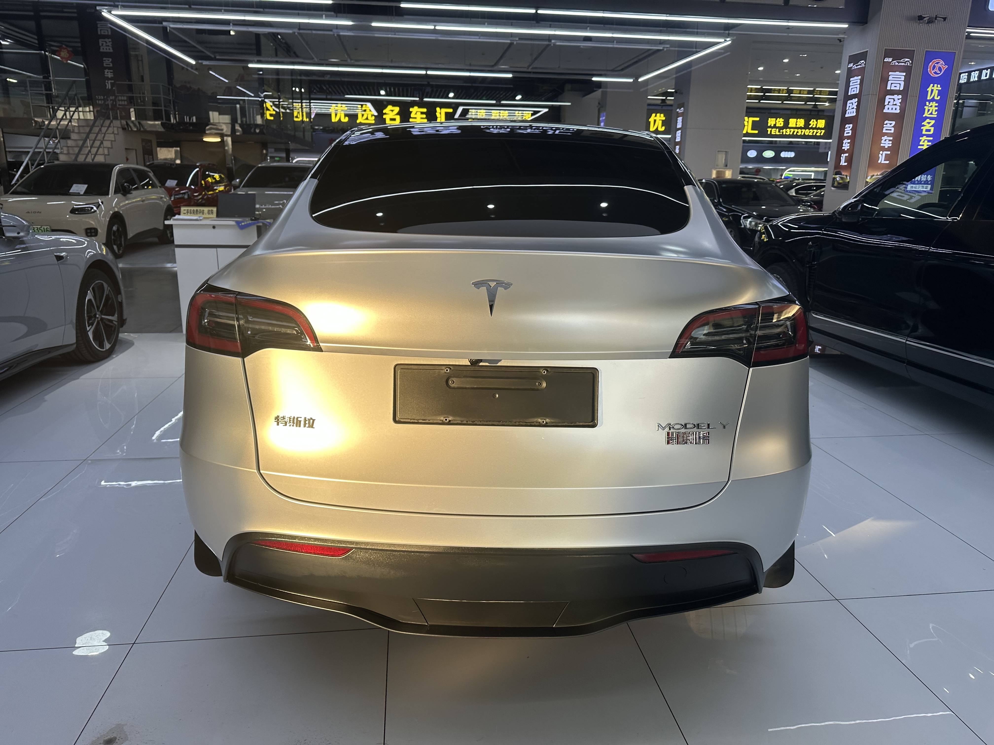 Tesla Model Y 2024 car image #8