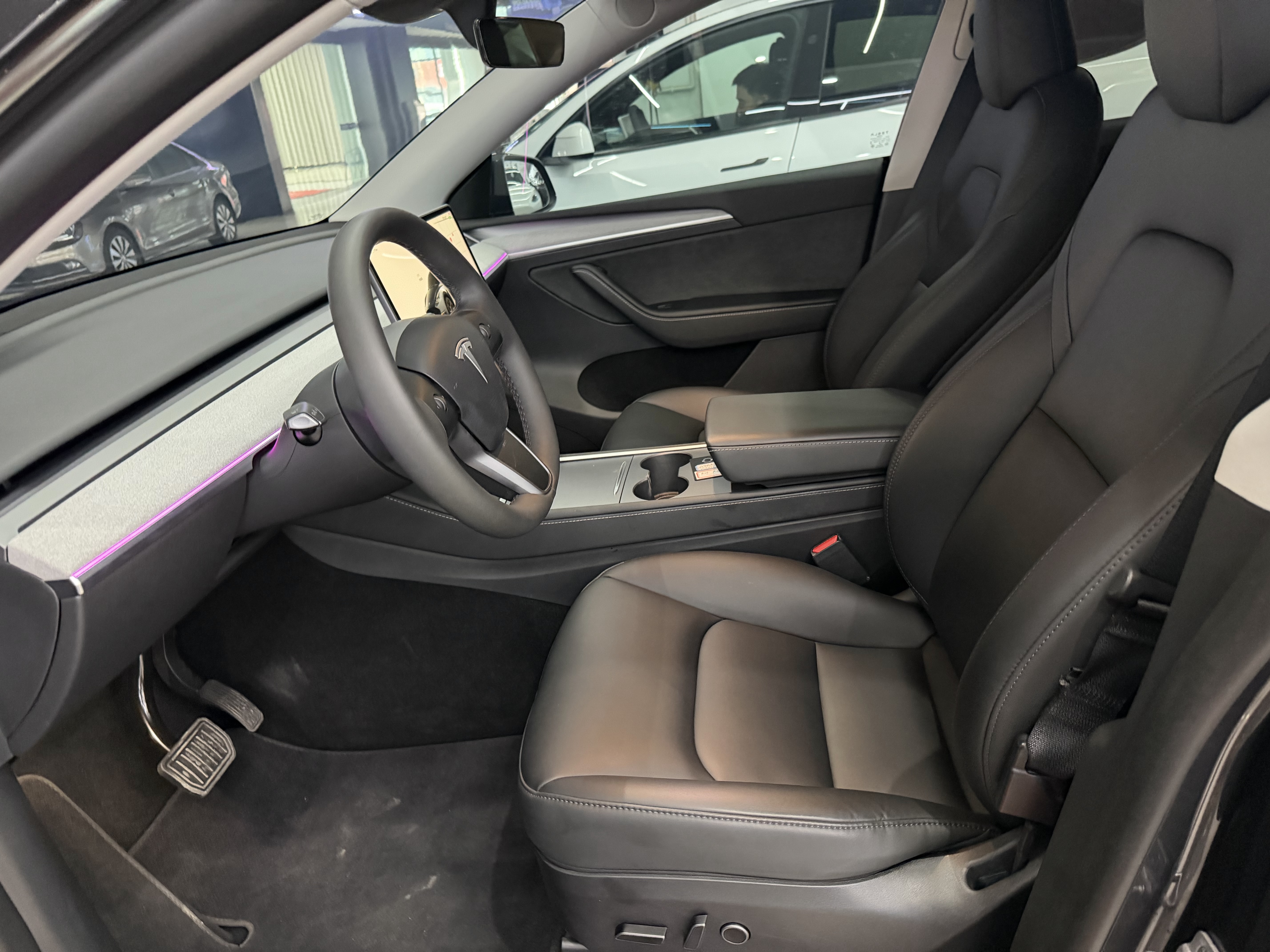Tesla Model Y 2024 car image #8