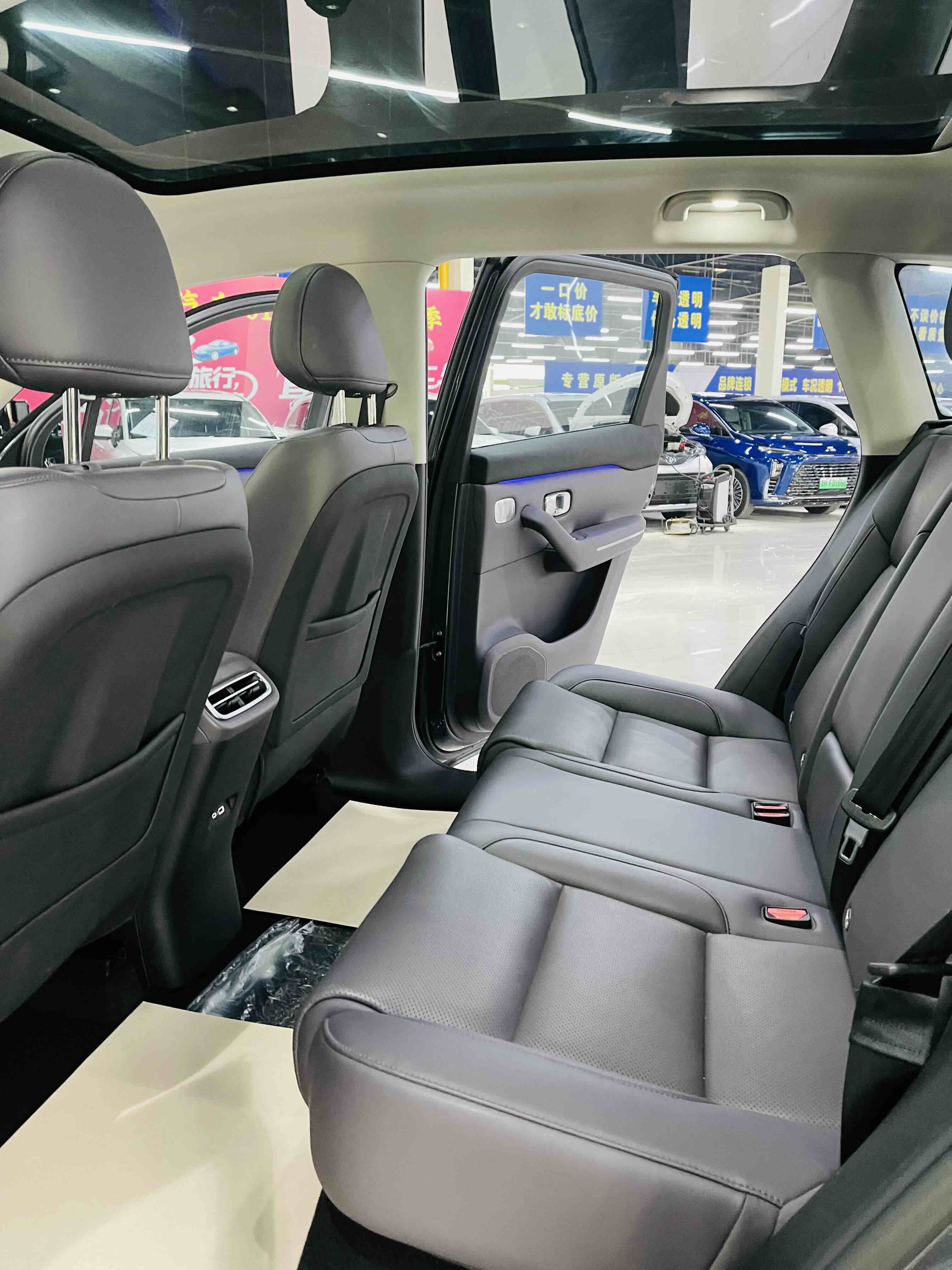 零跑汽车 零跑C10 2024 汽车图片 #8