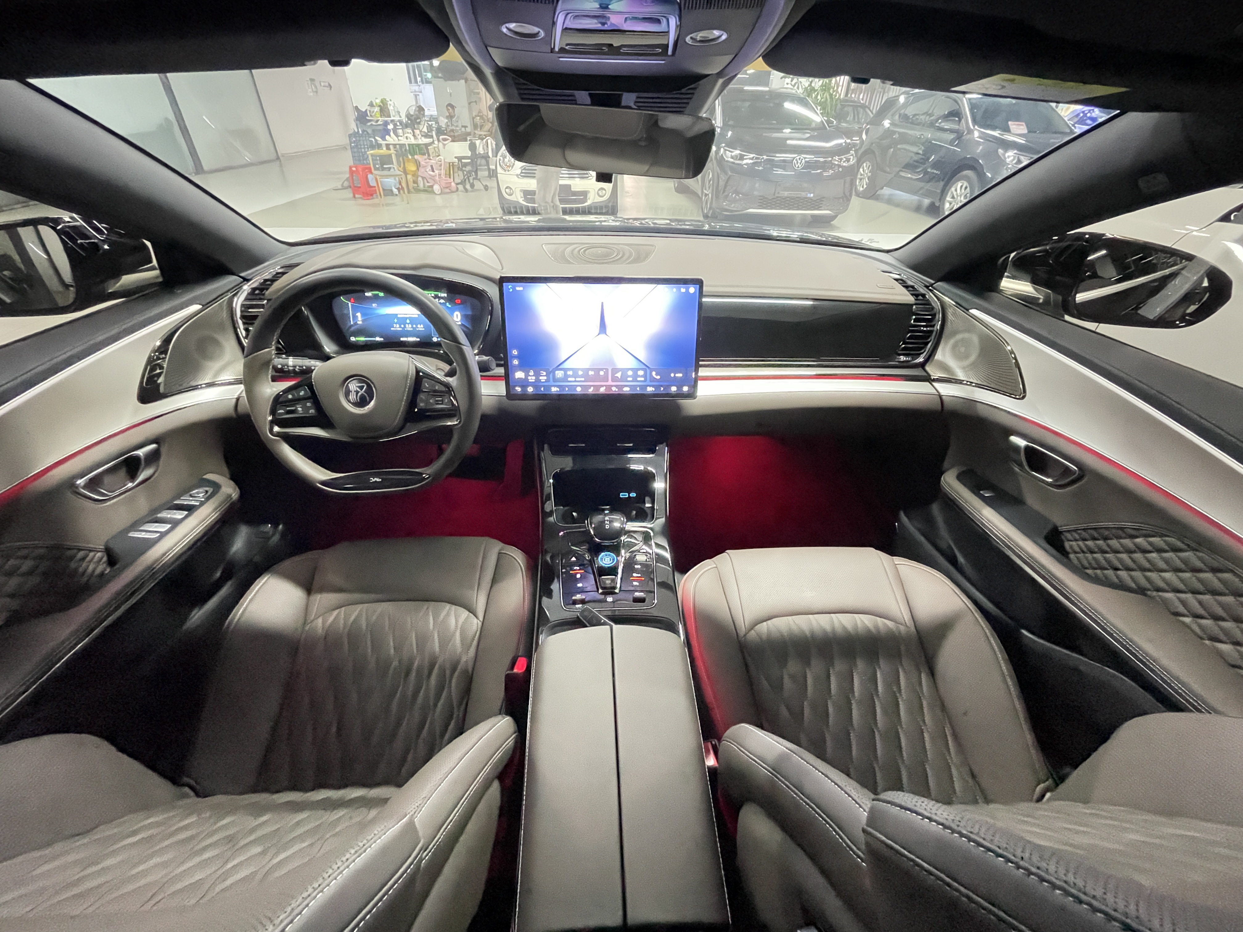 BYD Han 2024 car image #8