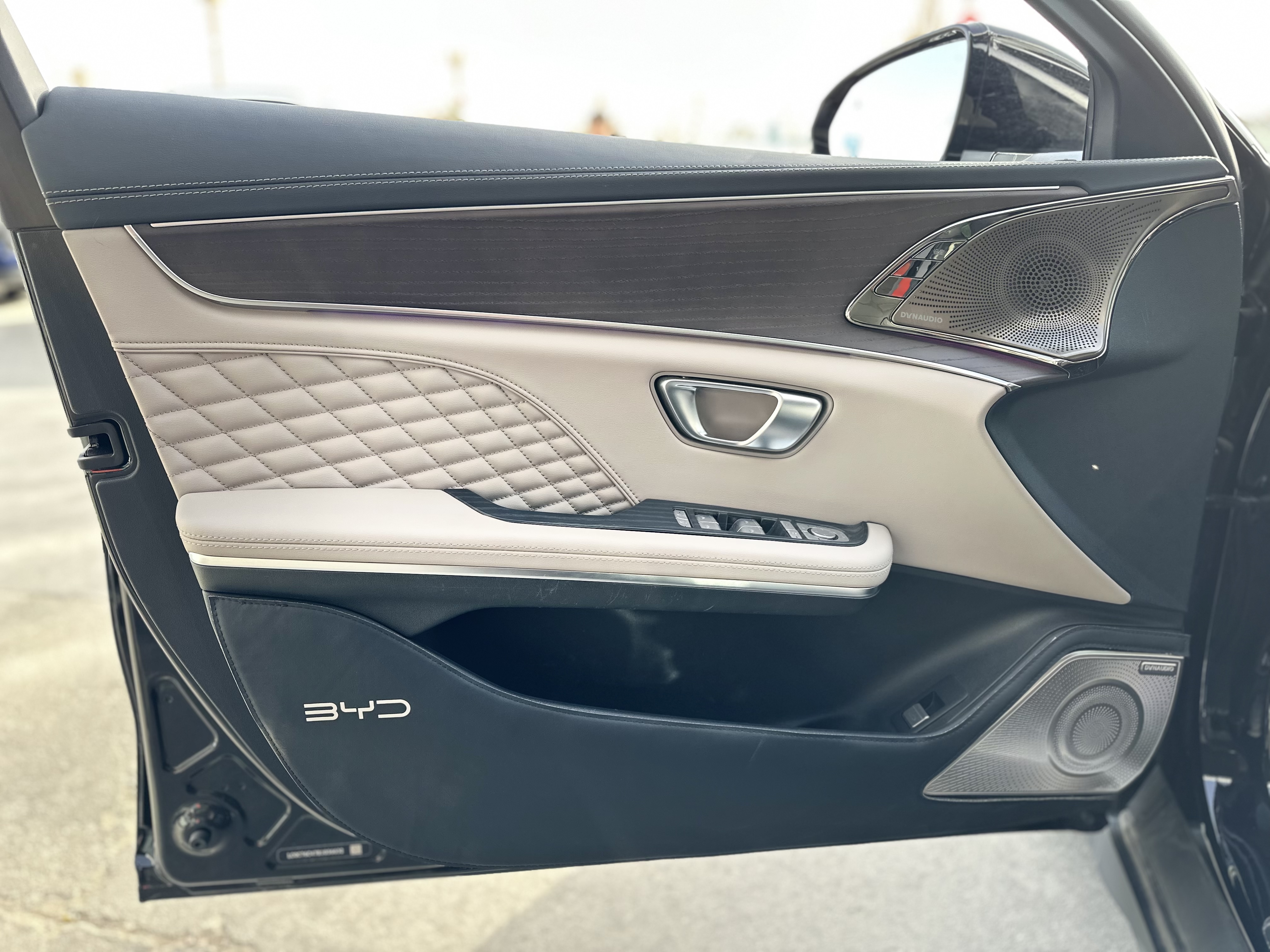 BYD Han 2024 immagine di auto #8