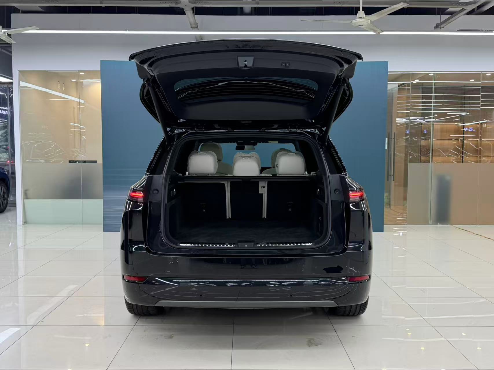 Li L7 2025 immagine di auto #8