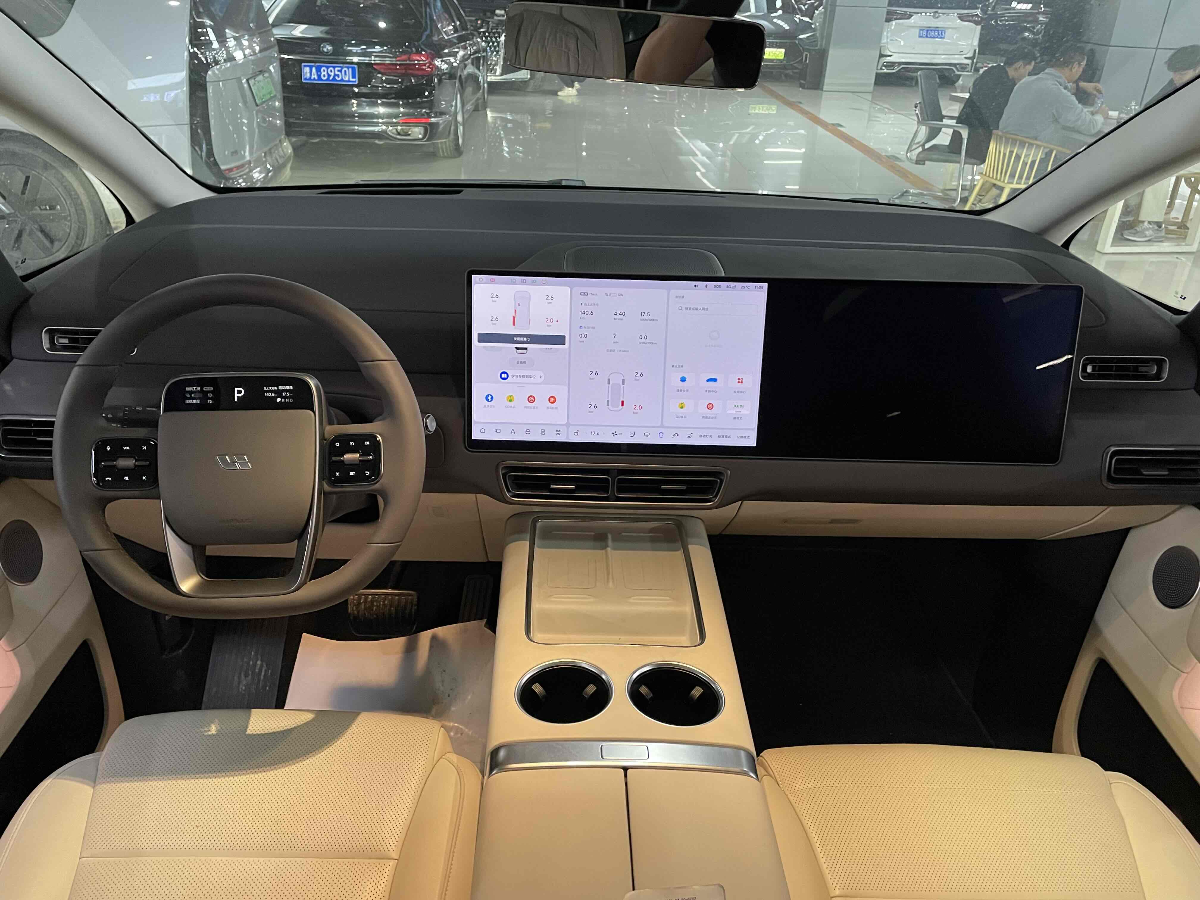 理想汽车 理想MEGA 2024 汽车图片 #8