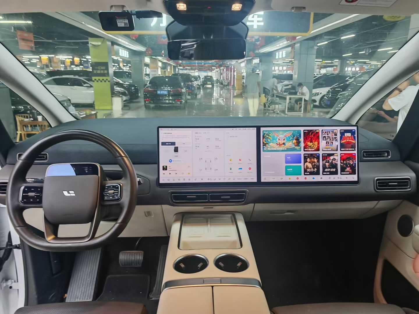 理想汽车 理想MEGA 2024 汽车图片 #8