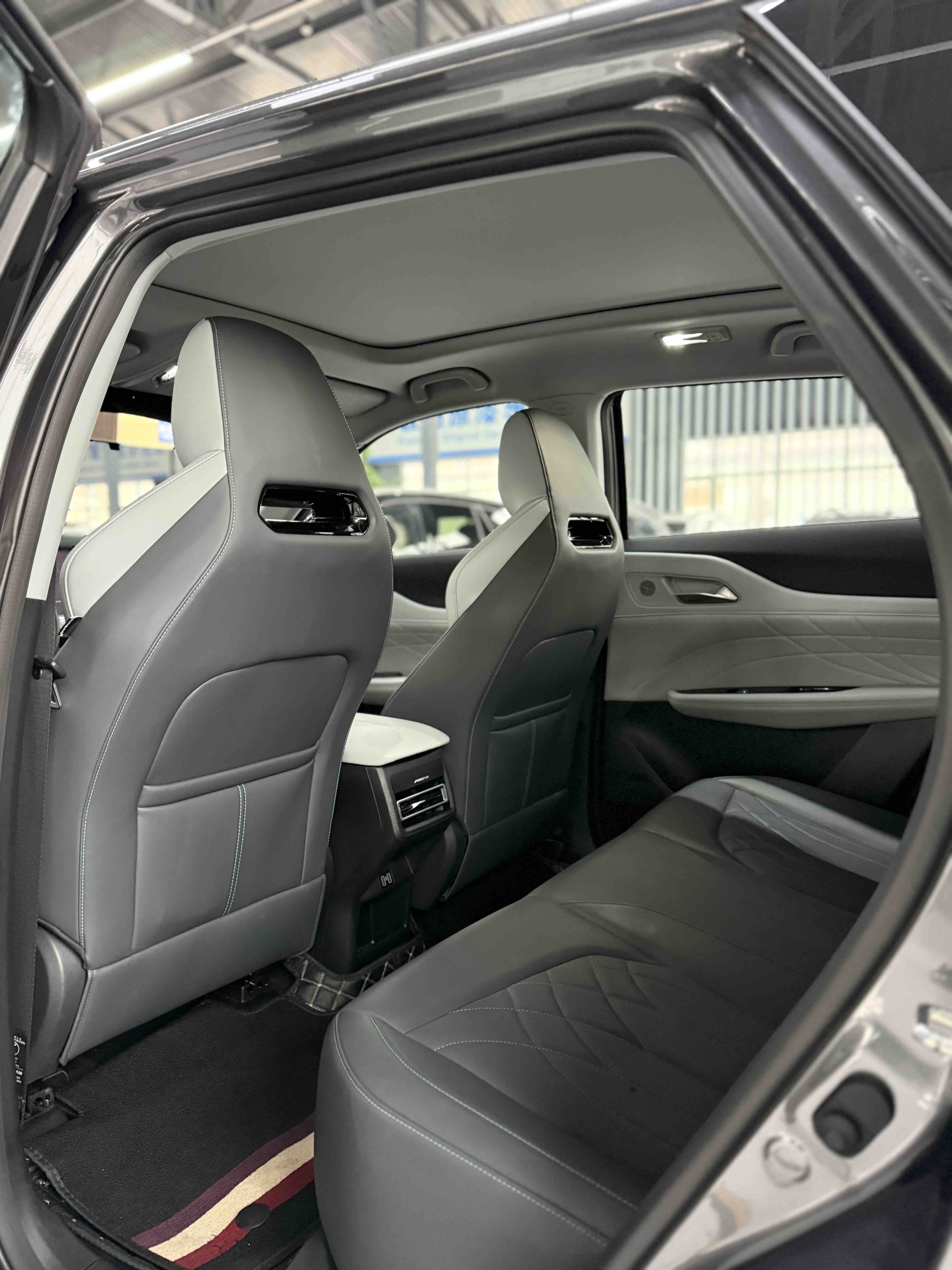 Changan UNI-Z PHEV 2024 car image #8