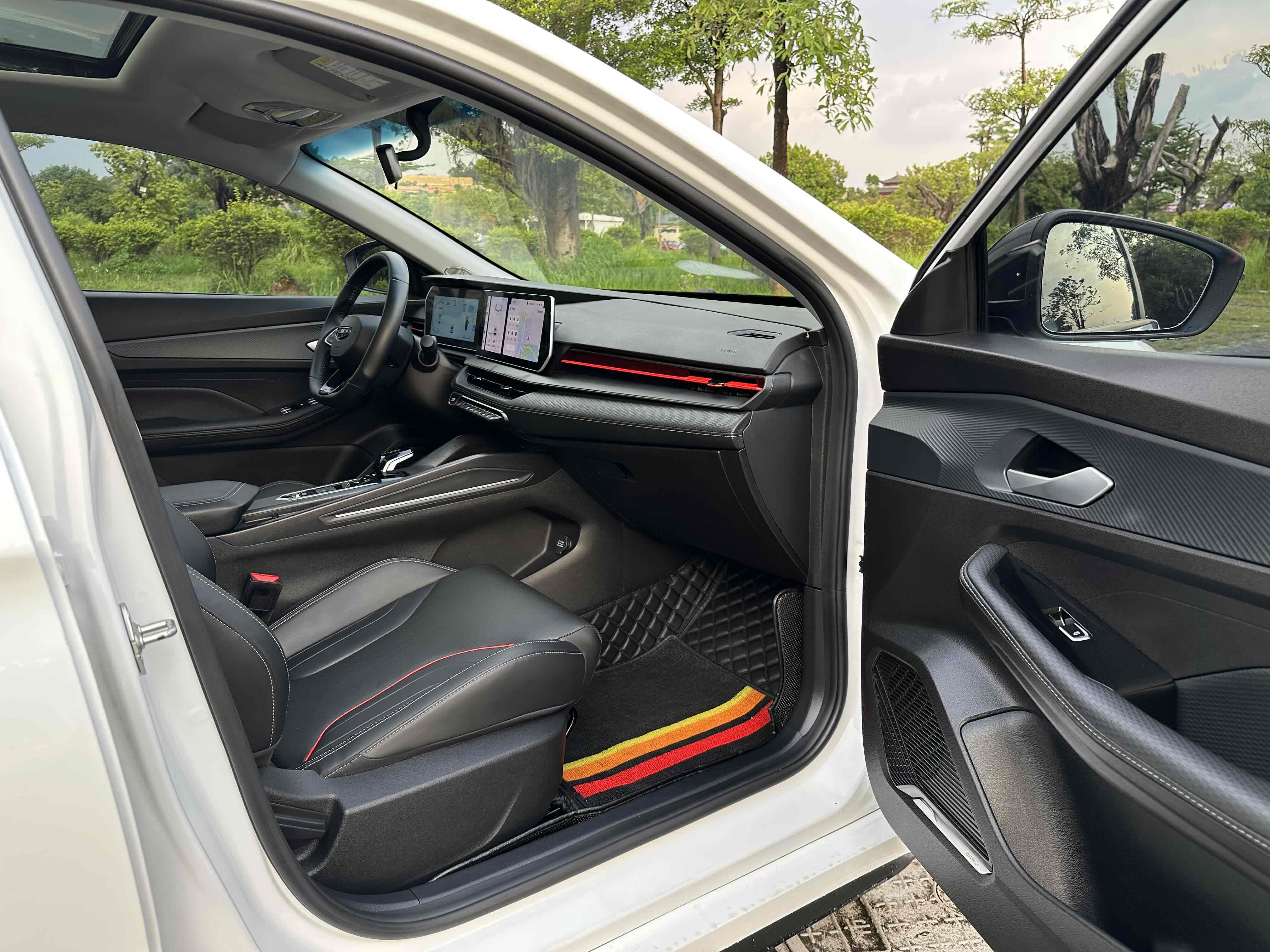 GEELY Binray 2024 car image #8