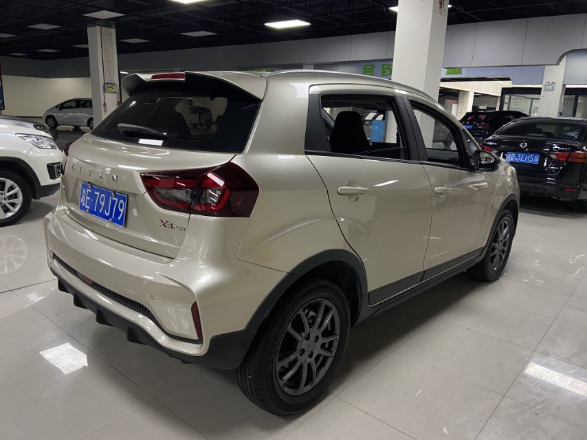 X3 PRO 2025 car image #8