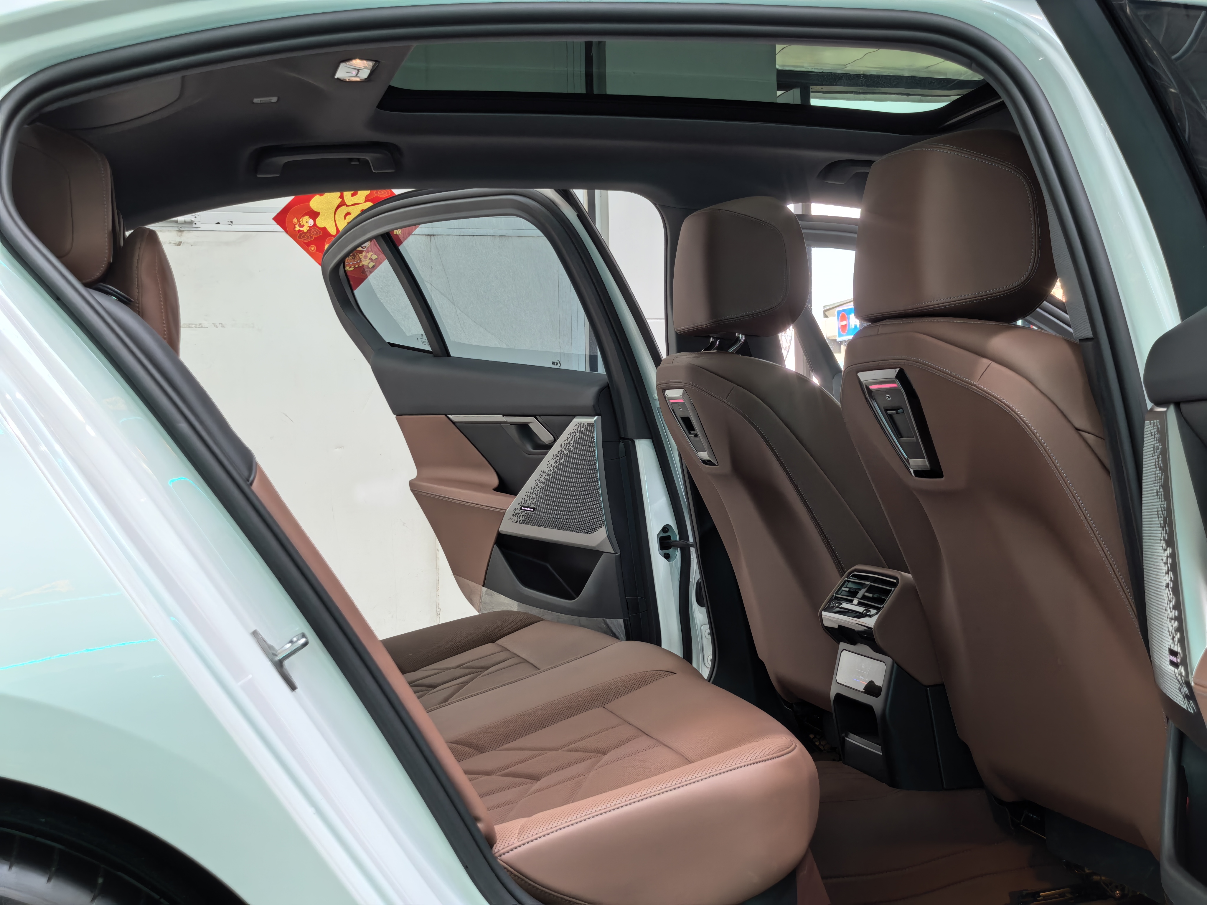 BMW 5 Series 2024 car image #8