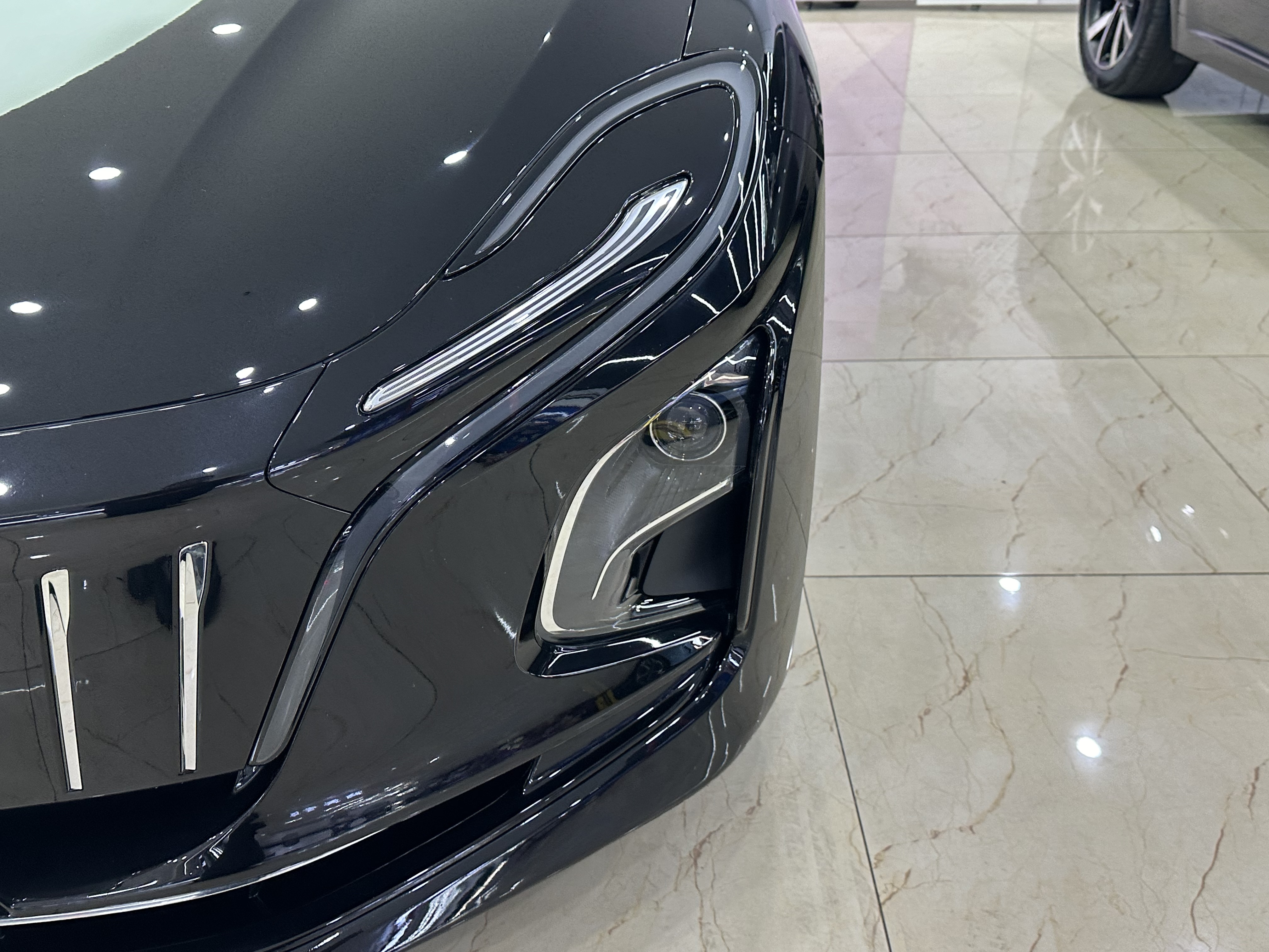 HongQi E-QM5 2024 #8 HongQi E-QM5 2024 car image #8