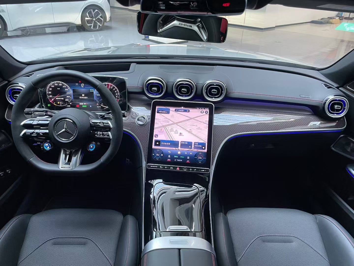 Mercedes-Benz C AMG New Energy 2025 изображение автомобиля #8