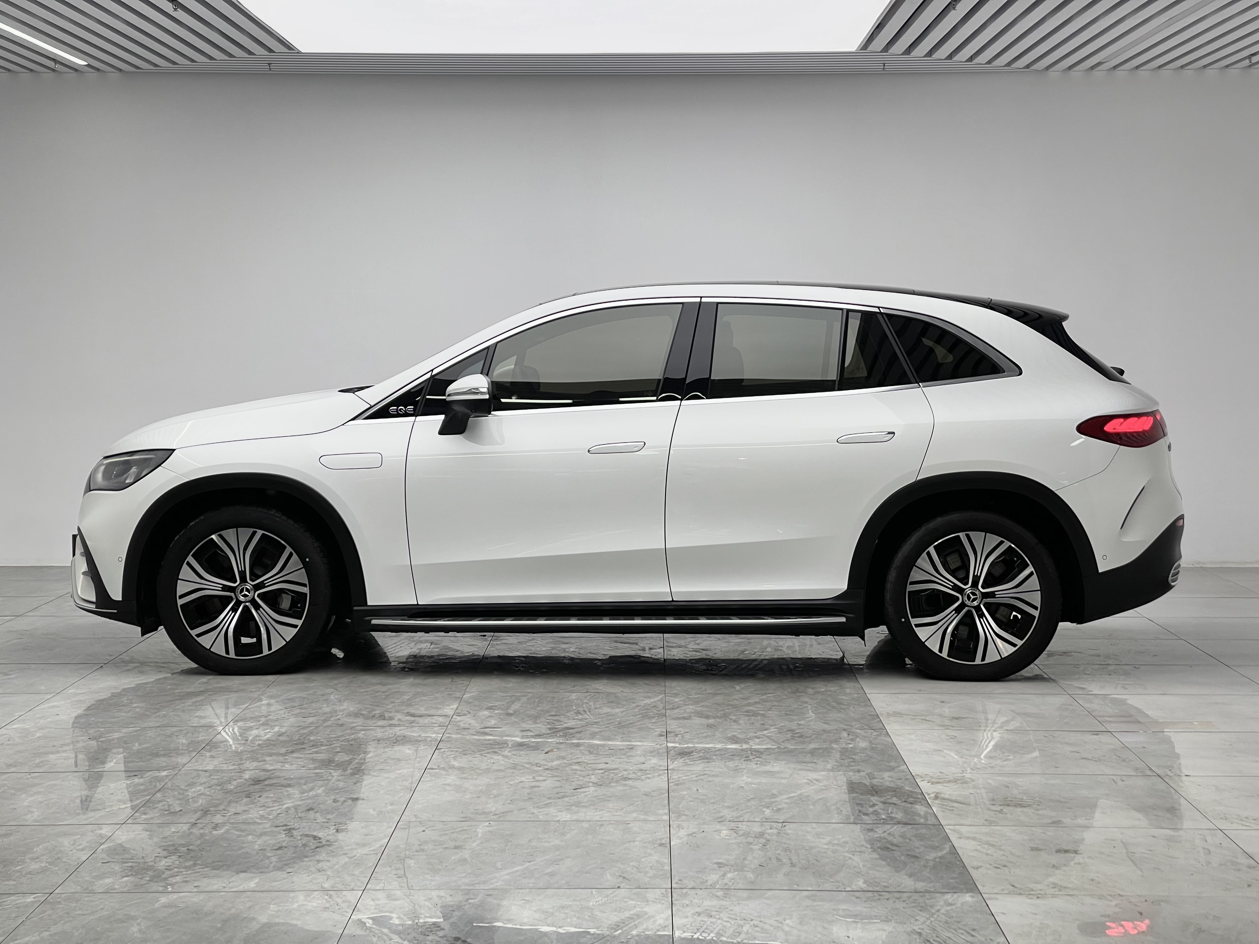 Mercedes-Benz EQE SUV 2024 #8 Mercedes-Benz EQE SUV 2024 car image #8