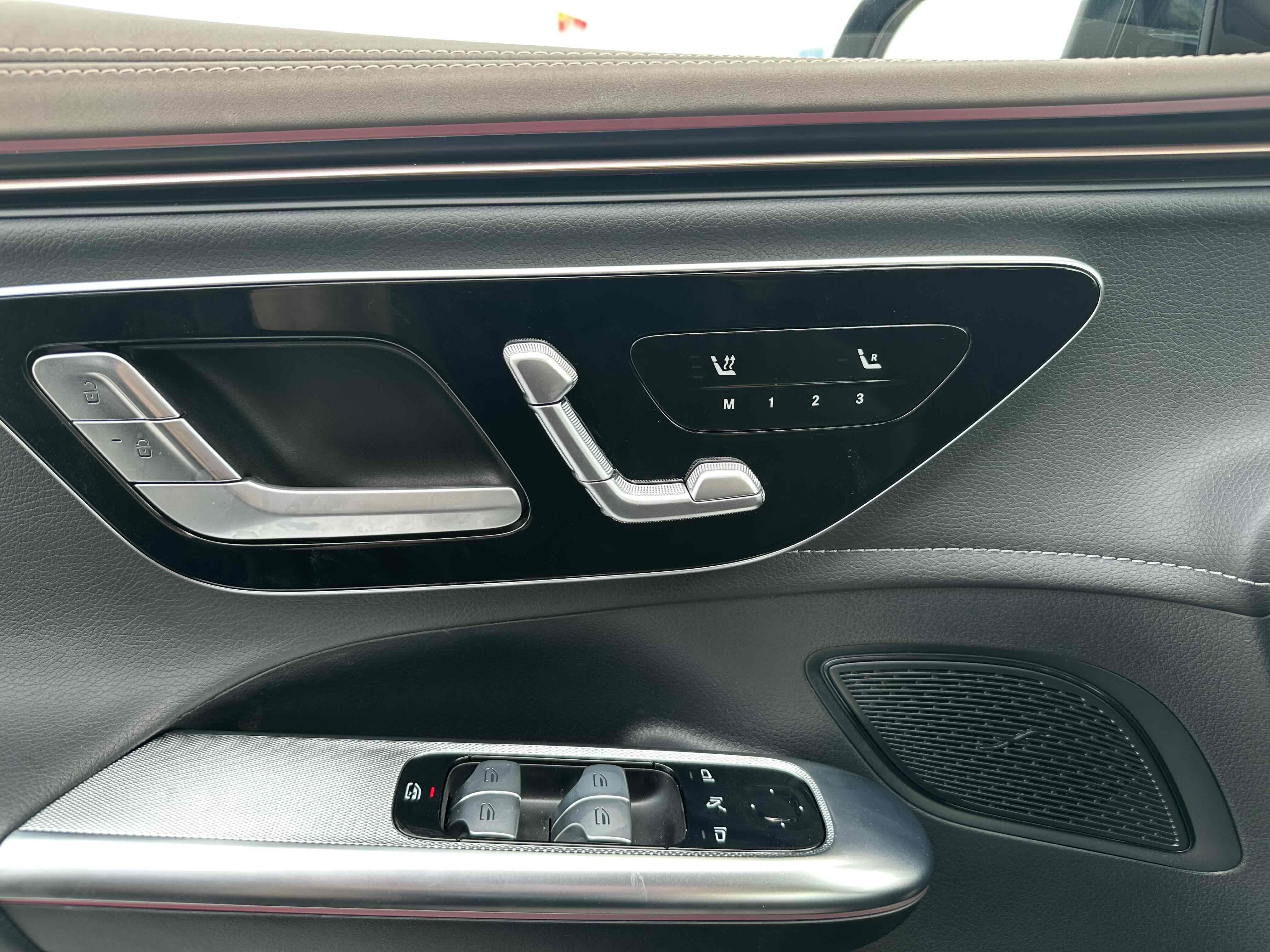 Mercedes-Benz EQE SUV 2025 #8 Mercedes-Benz EQE SUV 2025 car image #8