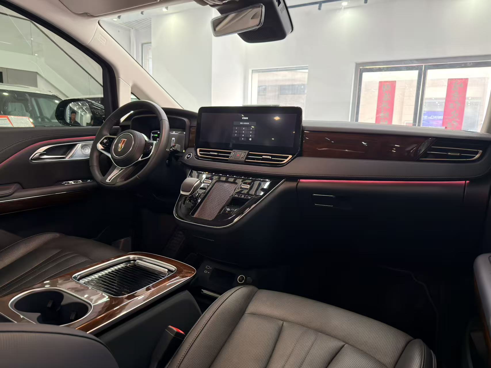 HongQi HQ9 PHEV 2024 #8 HongQi HQ9 PHEV 2024 car image #8