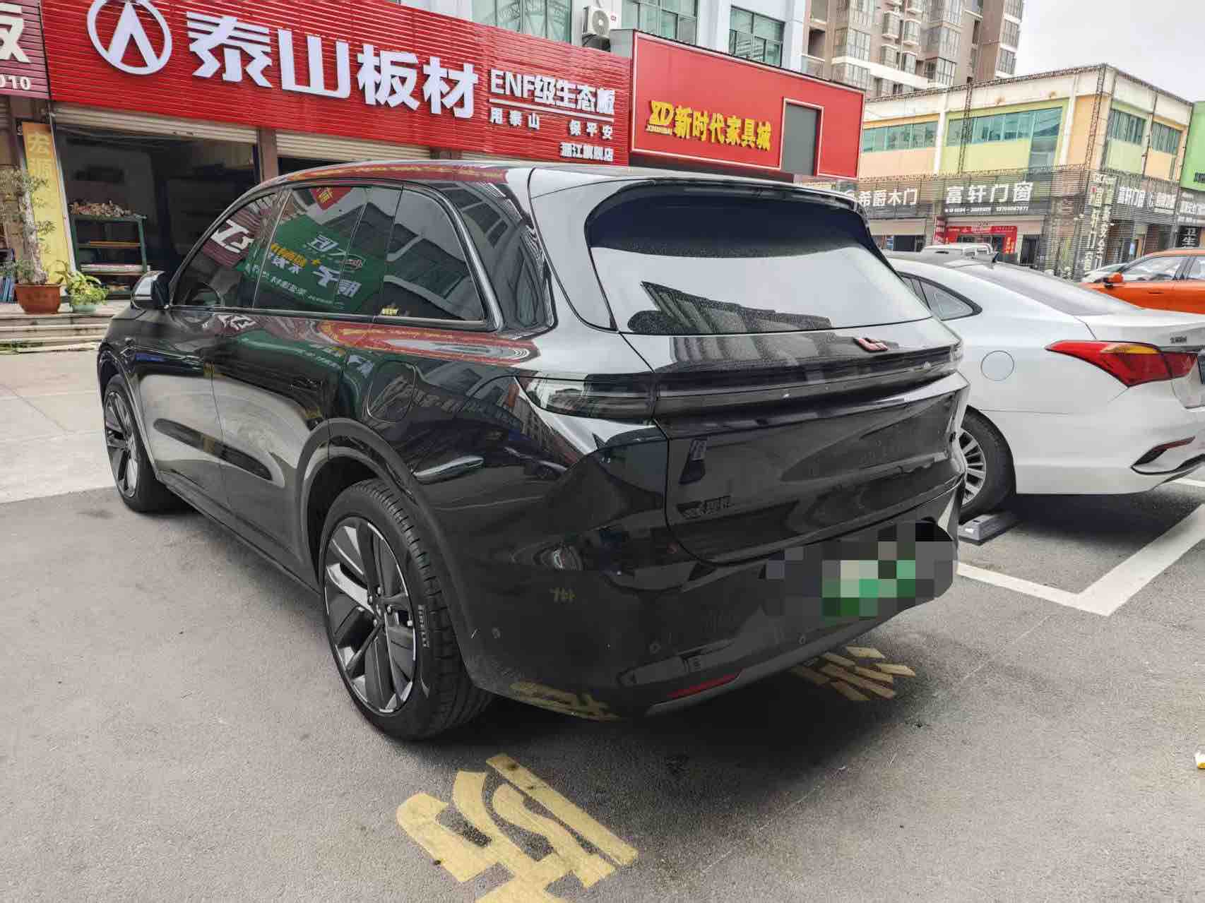 Li L6 2024 #8 Li L6 2024 car image #8