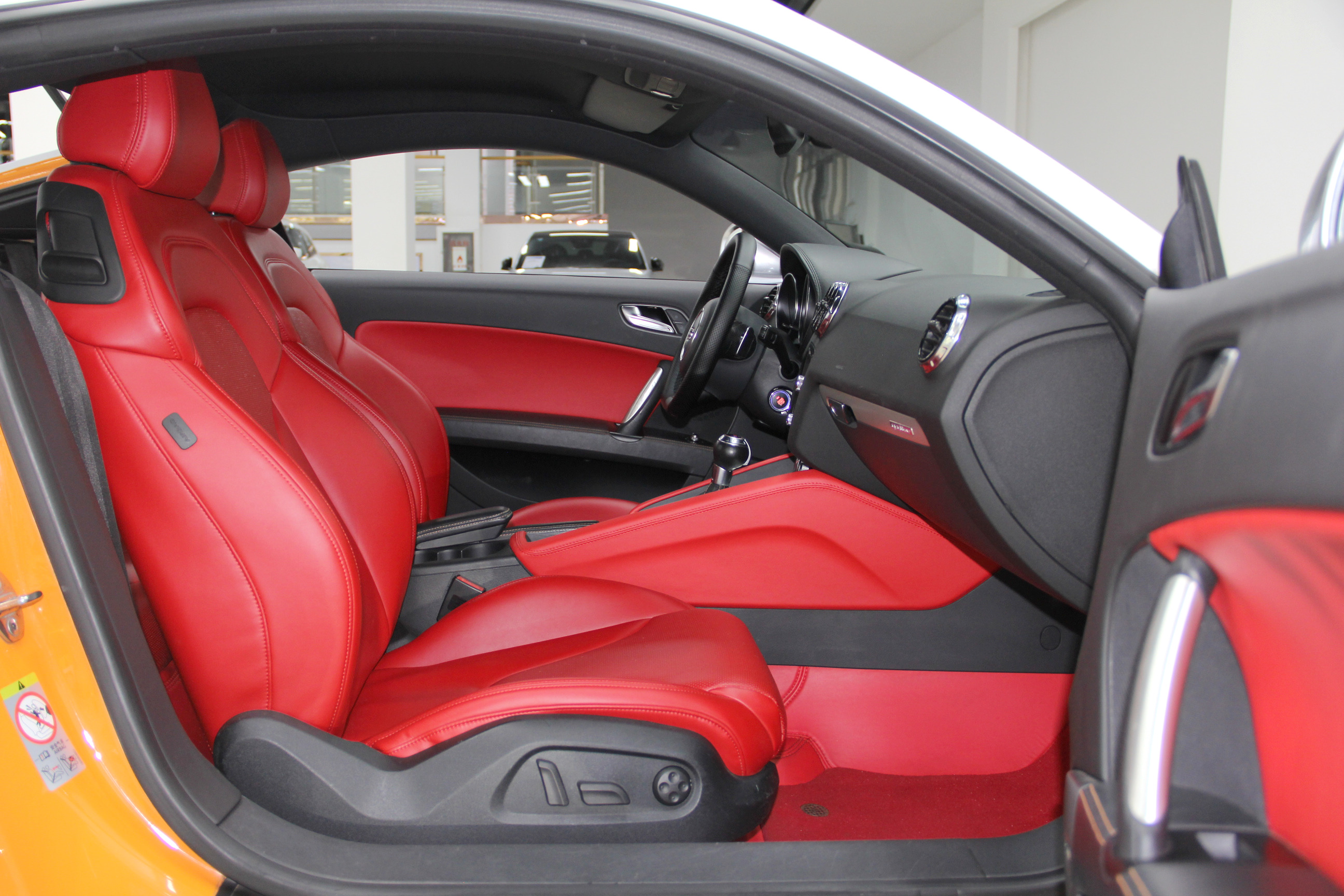 Audi TTS 2011 #8 Audi TTS 2011 car image #8