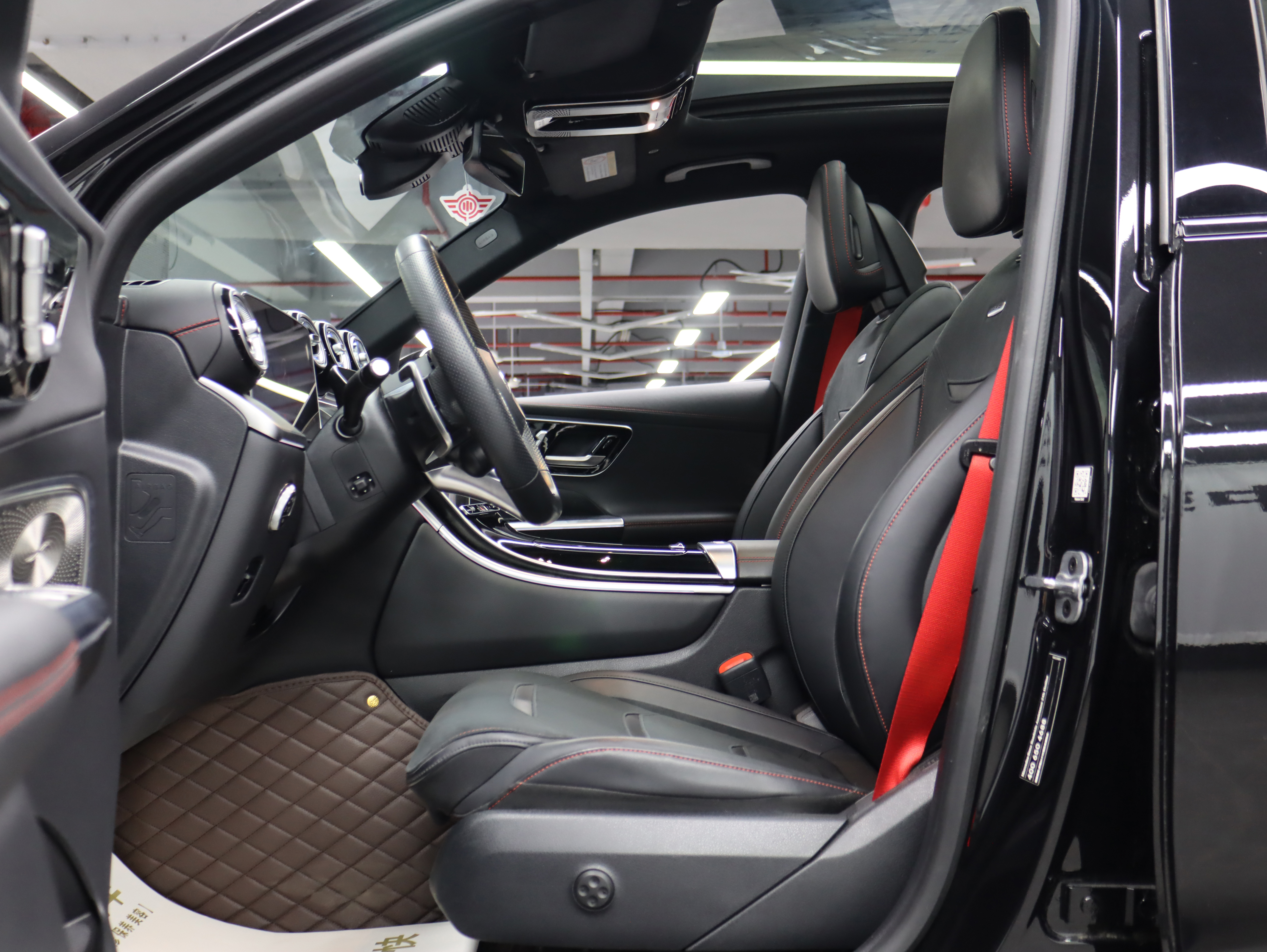 Mercedes-Benz GLC AMG 2025 #8 Mercedes-Benz GLC AMG 2025 car image #8