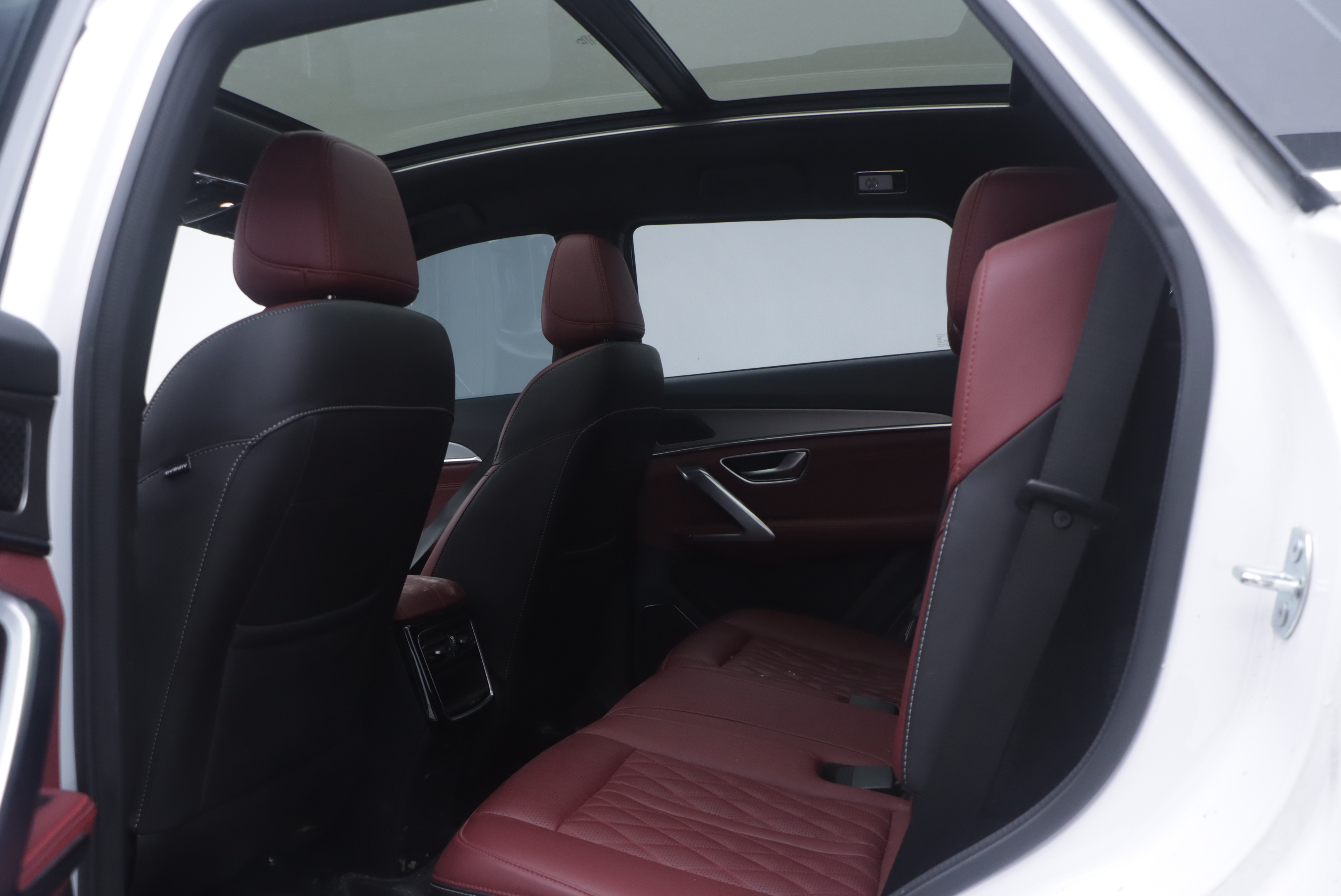 X70 PLUS 2025 #8 X70 PLUS 2025 car image #8