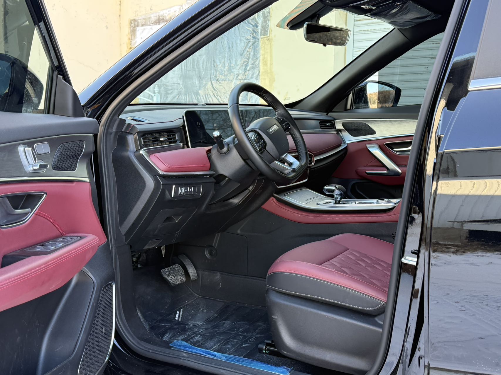 X70 PLUS 2024 car image #8