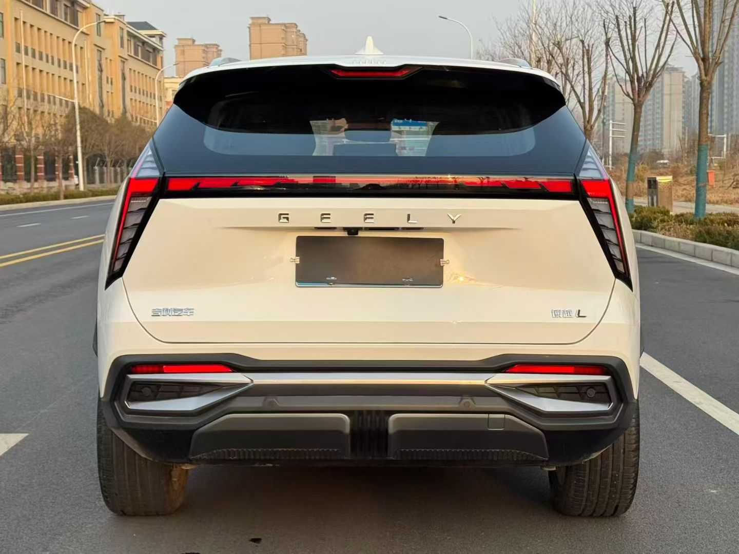 GEELY Boyue L 2025 car image #8