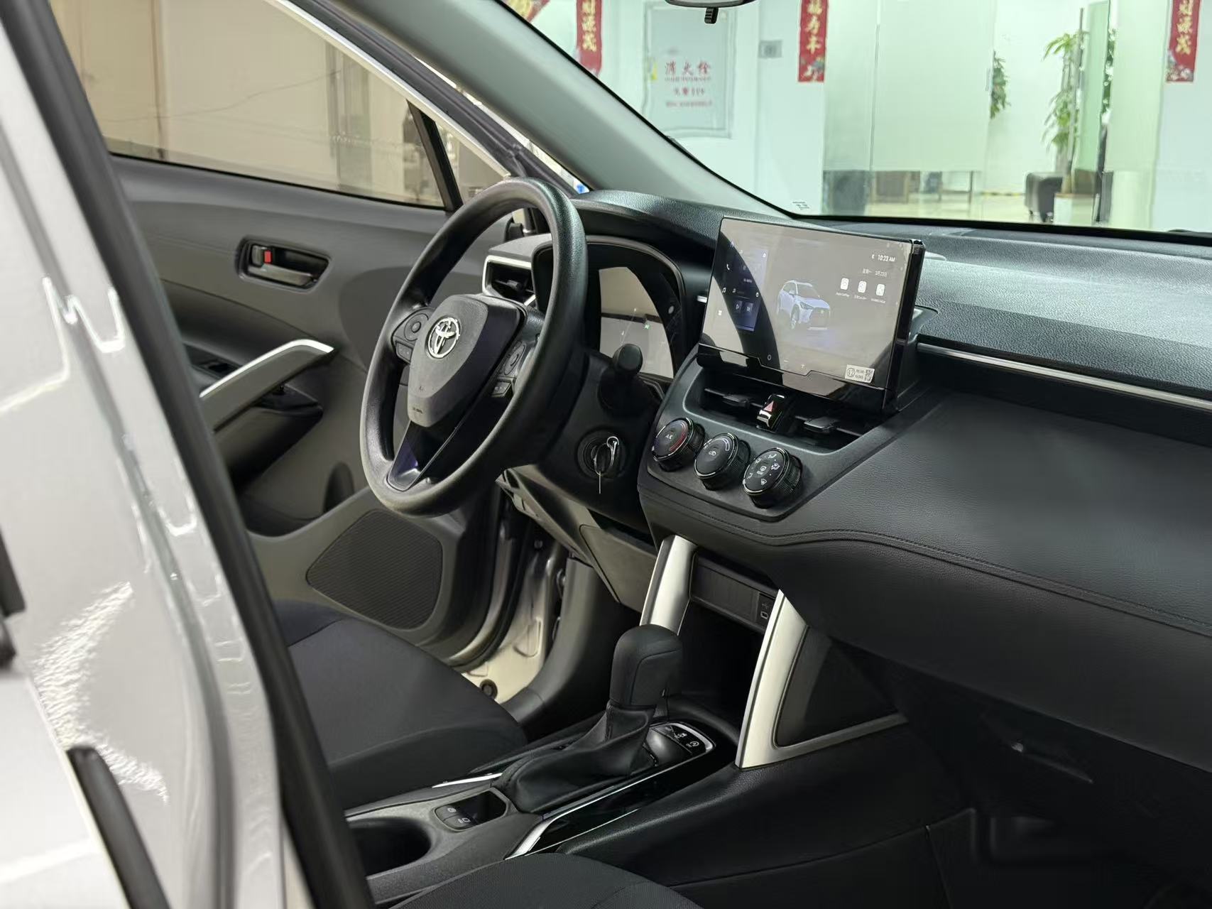 Toyota Corolla Cross 2024 car image #8