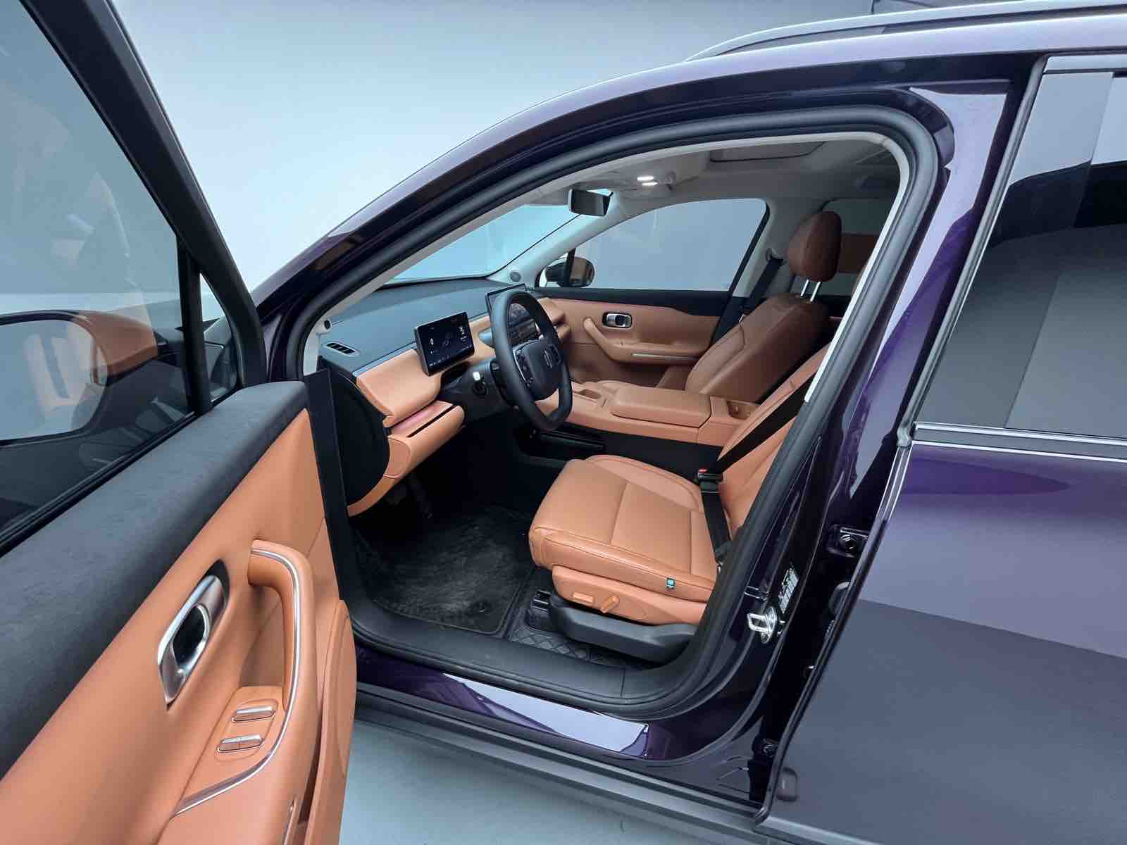 零跑汽车 零跑C16 2025 汽车图片 #8