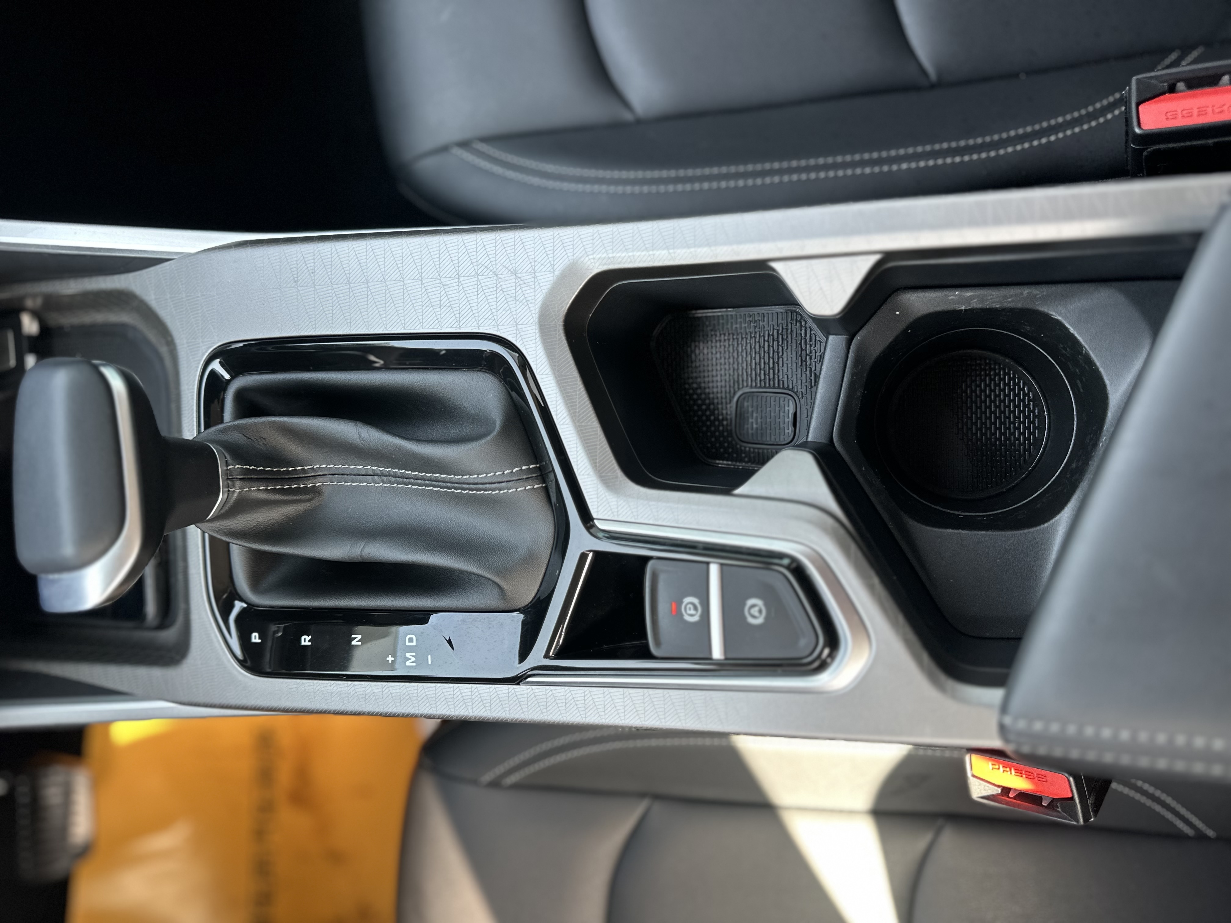 Emgrand 2025 car image #8