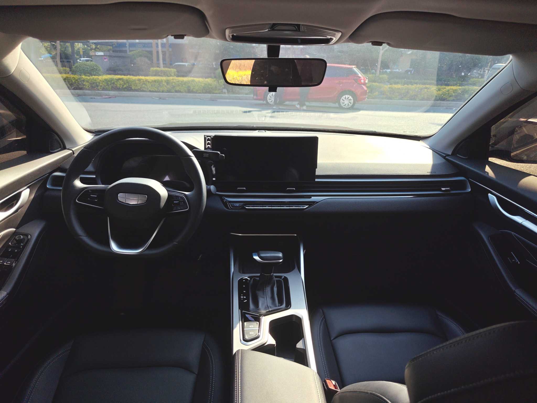 GEELY Emgrand 2025 car image #8