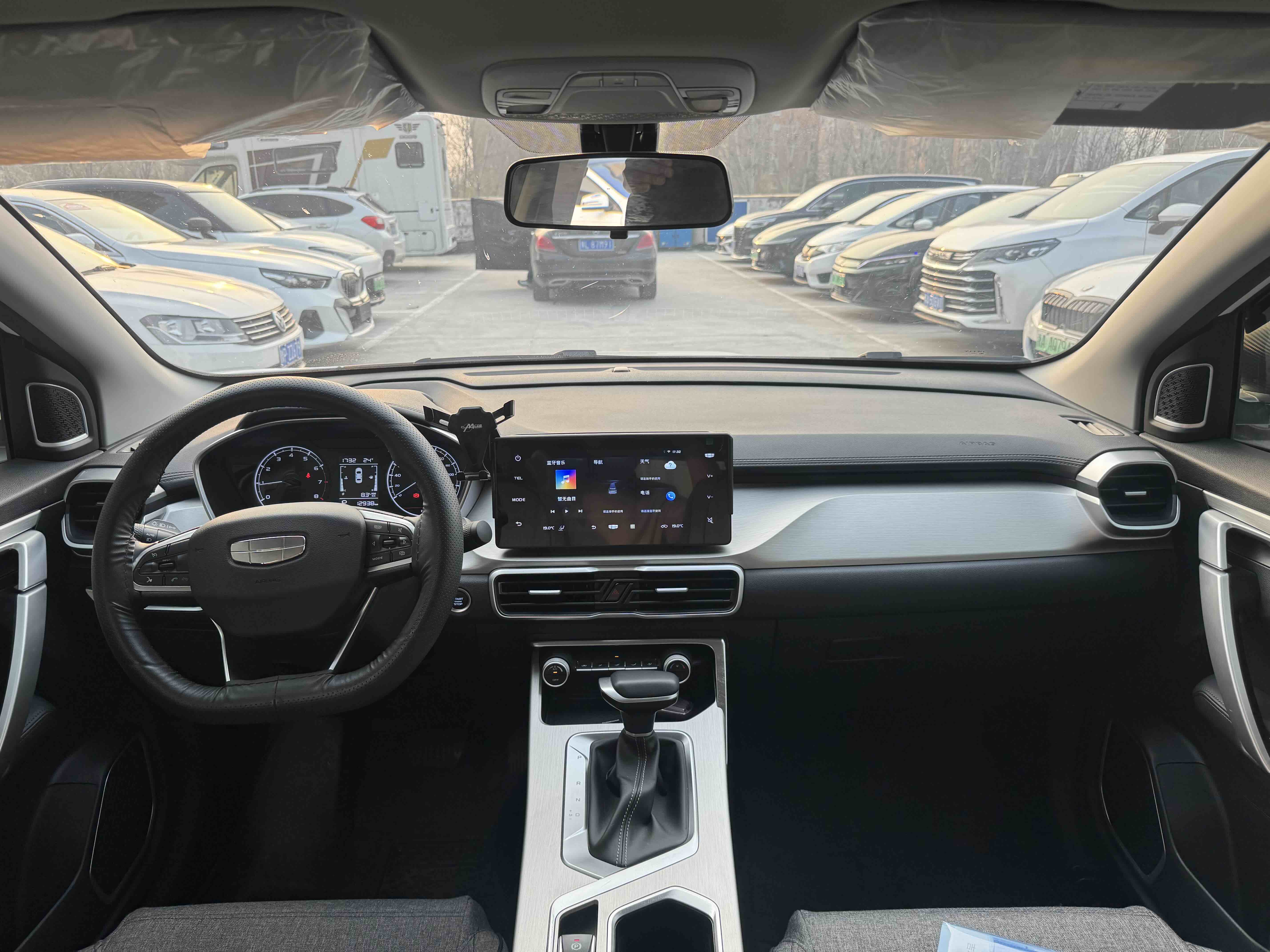 GEELY Coolray 2025 car image #8