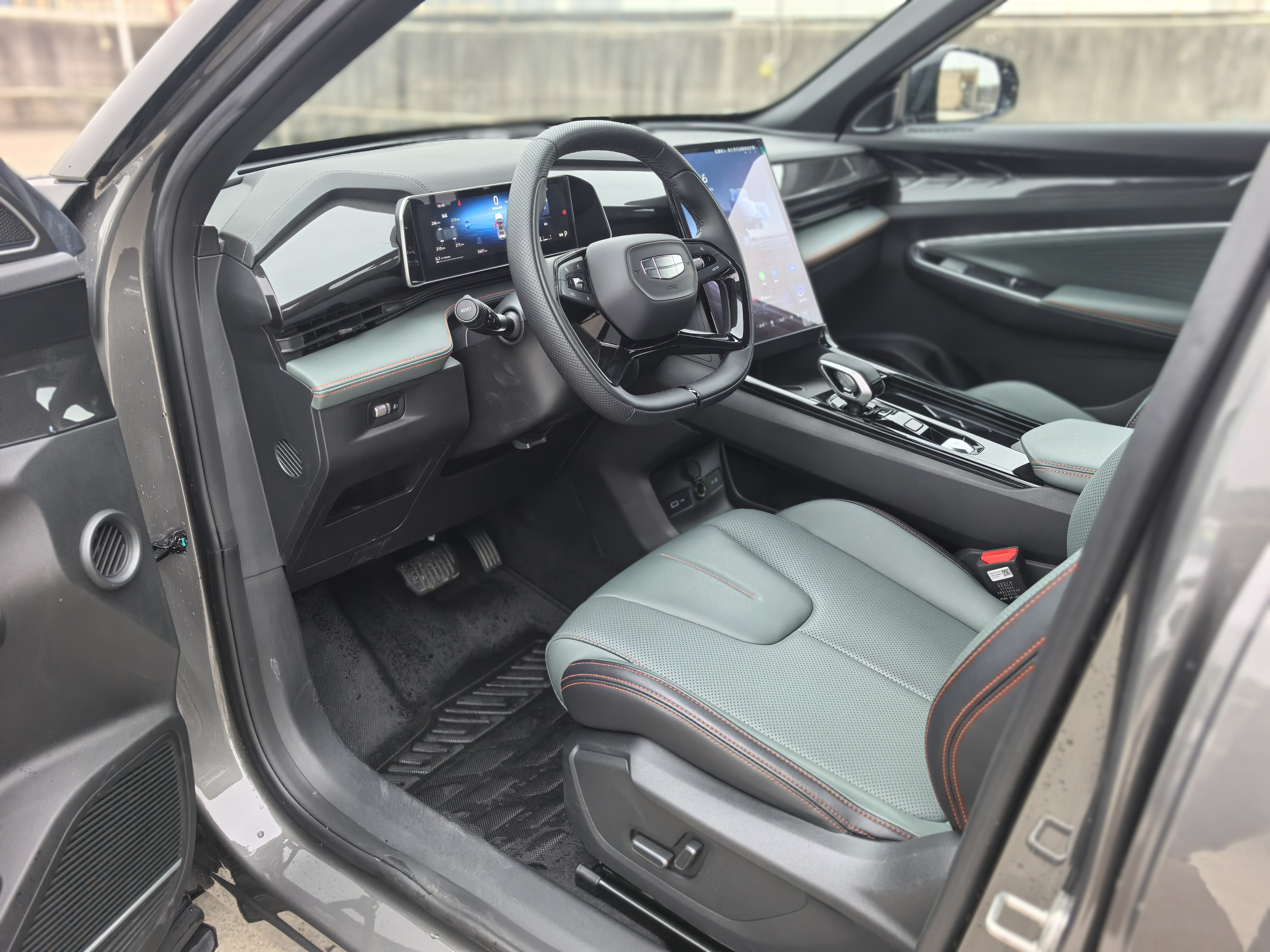 GEELY Boyue 2025 image de voiture #8