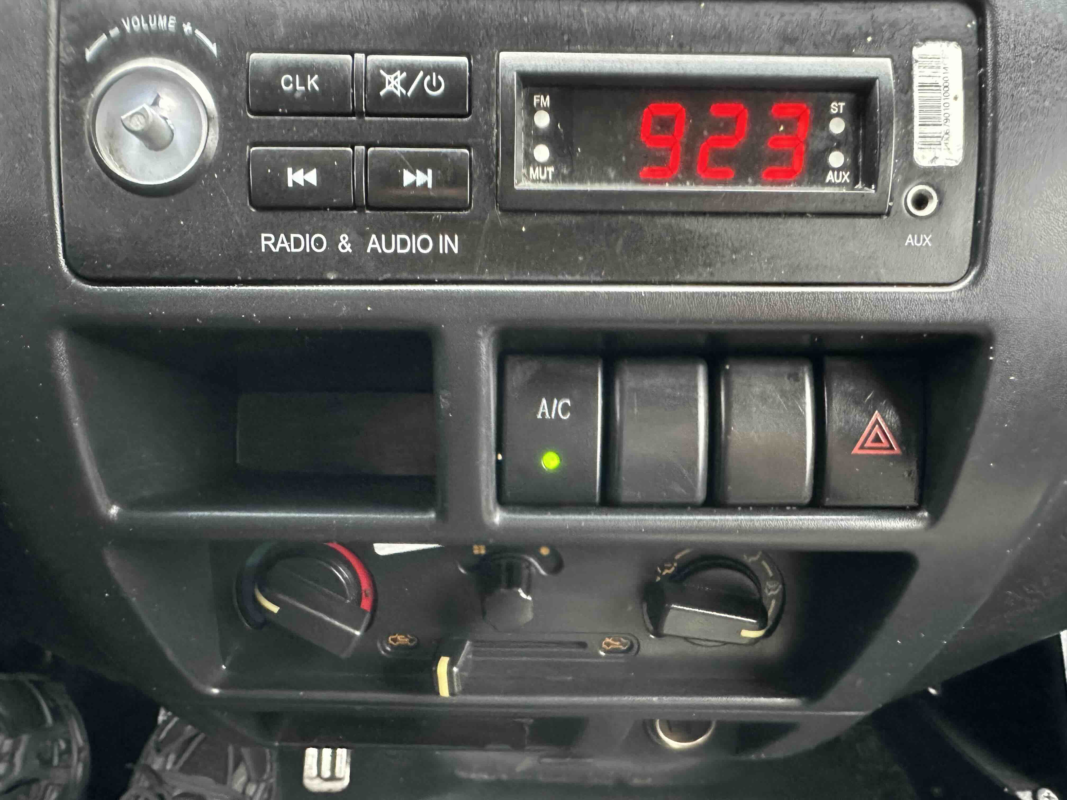 2015 car image #8