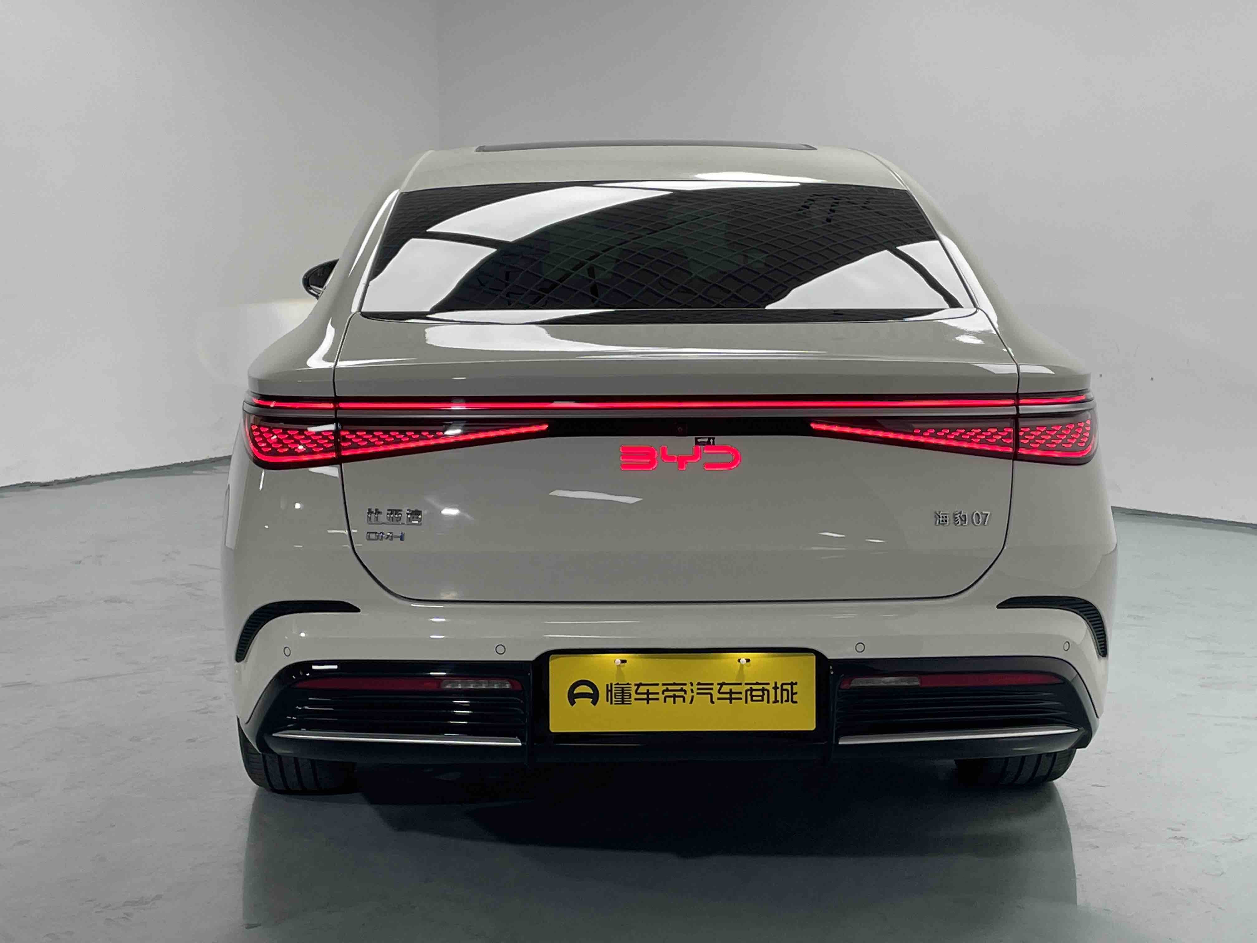 BYD Seal 07 DM-i 2024 صورة سيارة #8