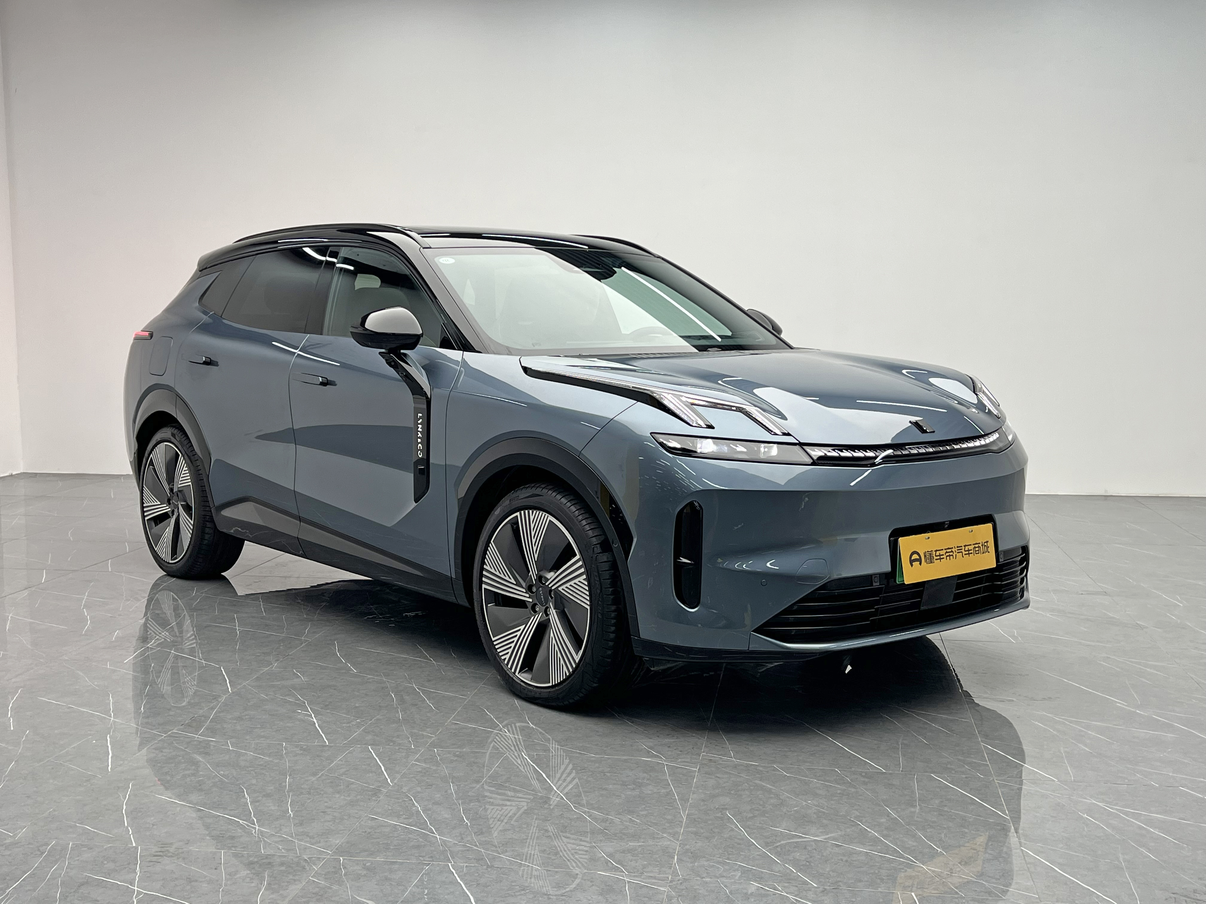 Lynk & Co 08 EM-P 2024 #8 Lynk & Co 08 EM-P 2024 car image #8