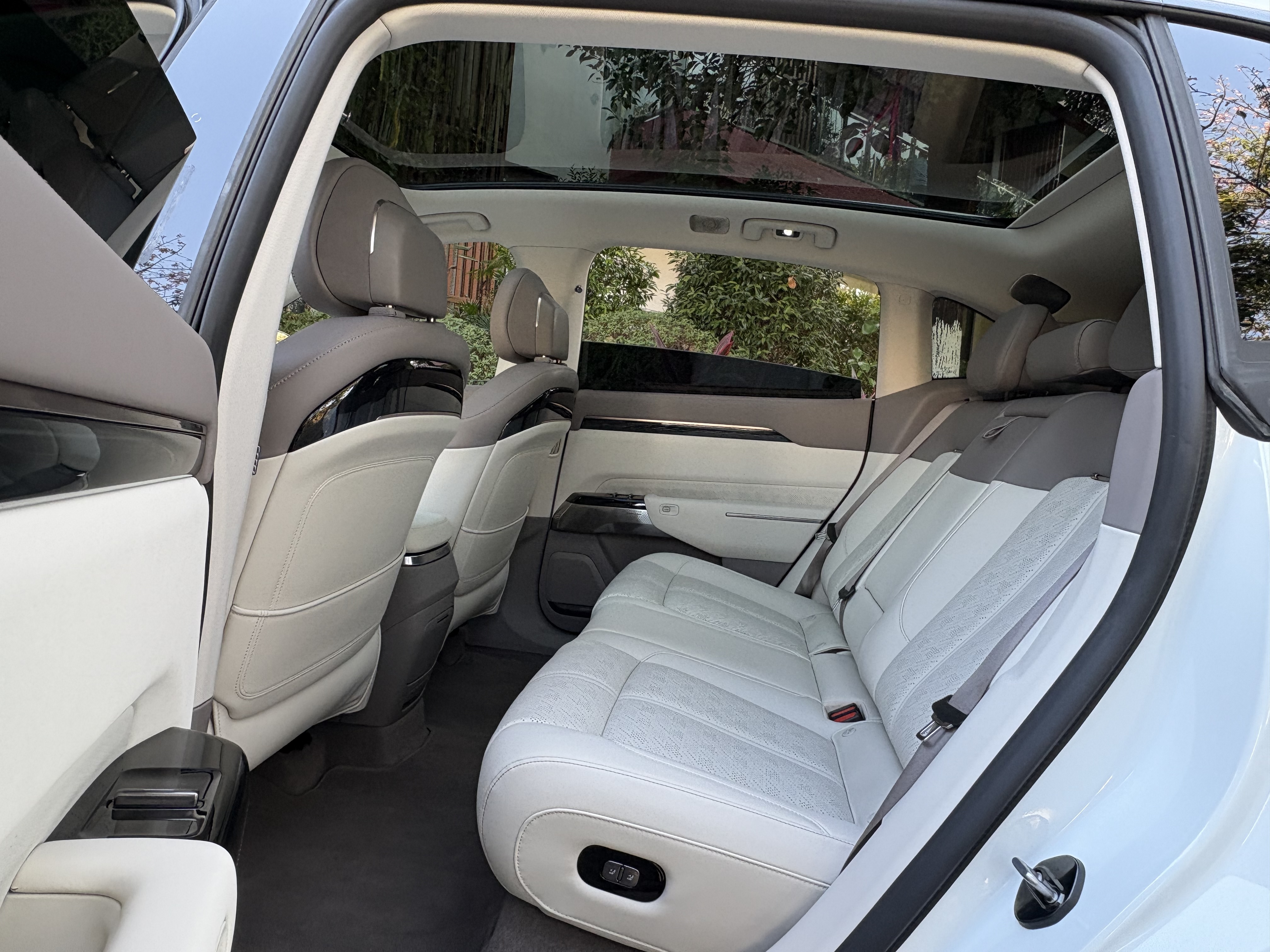 极氪 极氪007 2024 汽车图片 #8